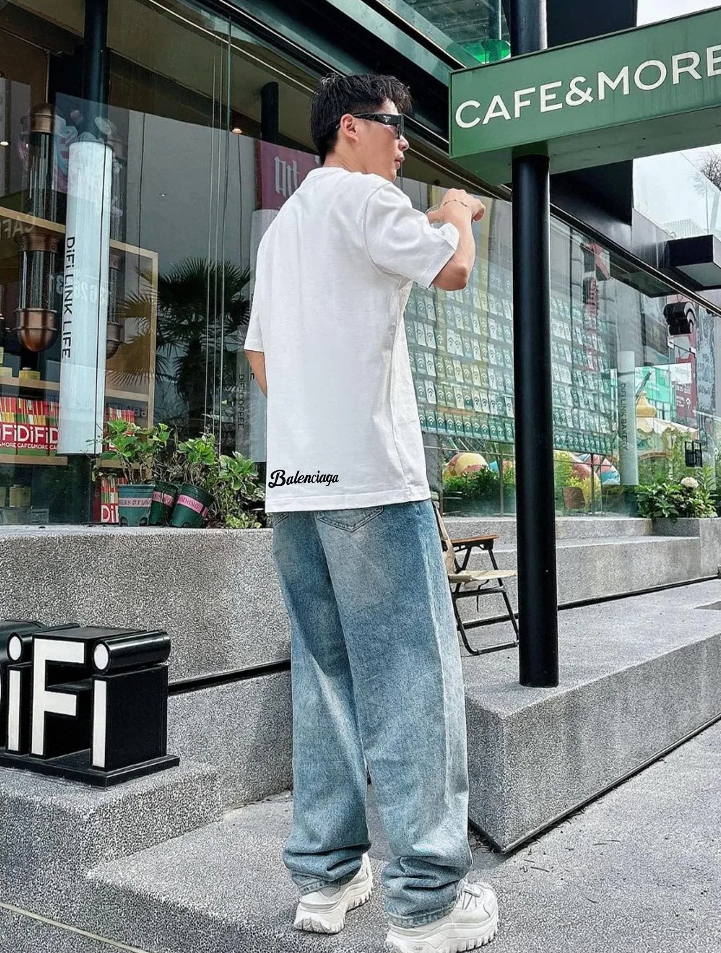 Футболки Женские Balenciaga 1887777