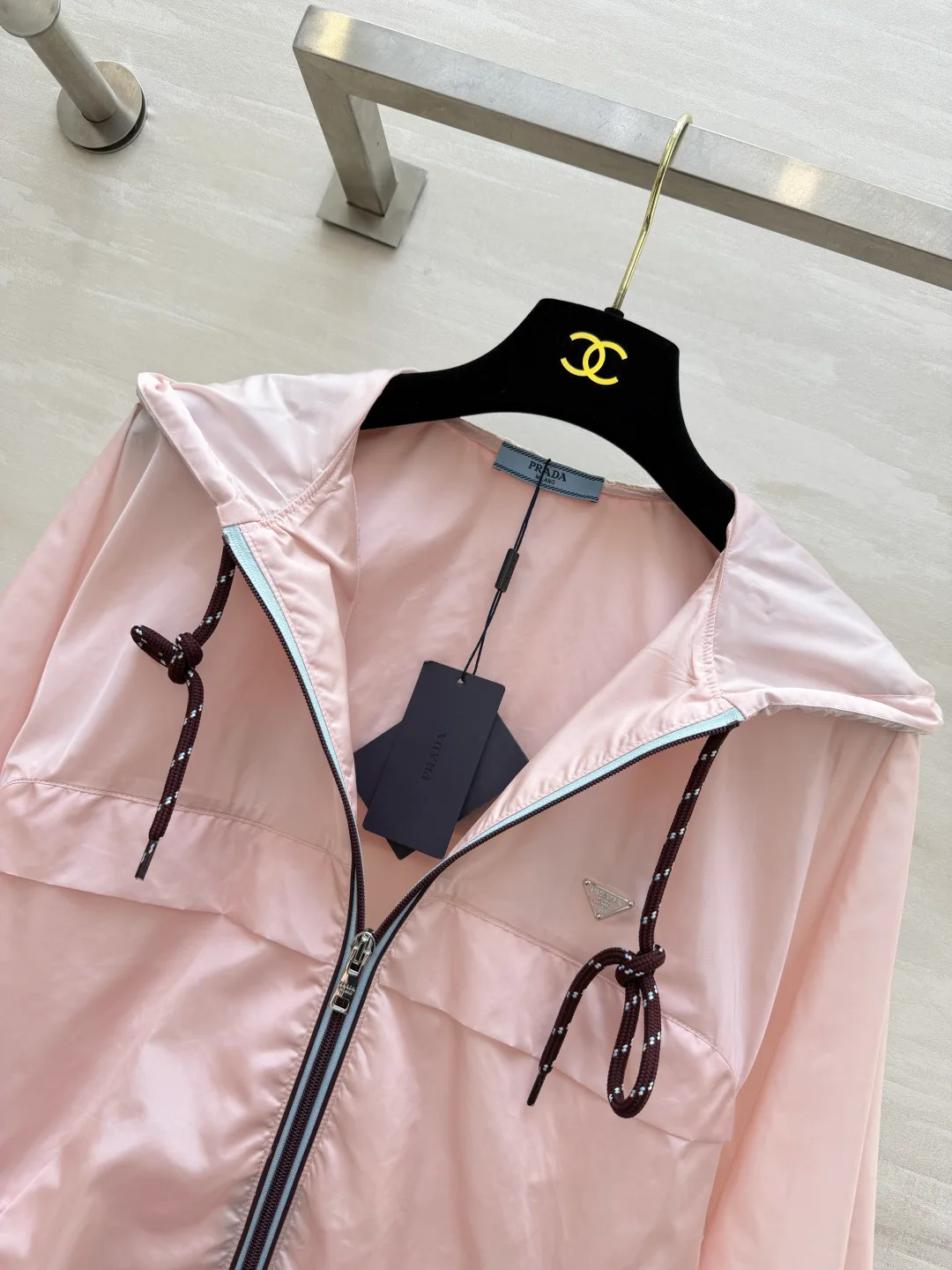 Куртки И Пуховики Женские Prada 17718538