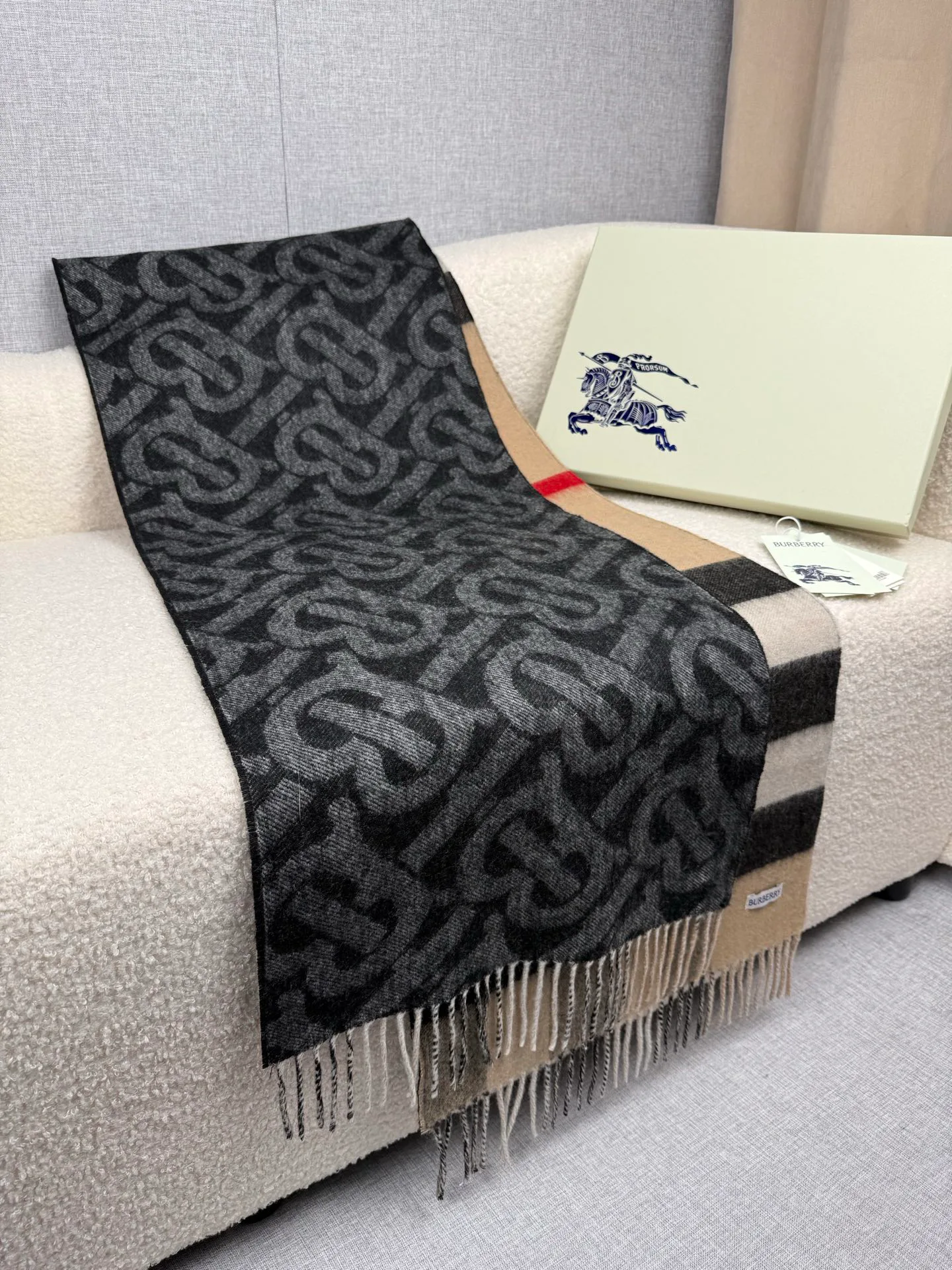 Шарфы Burberry 5901037