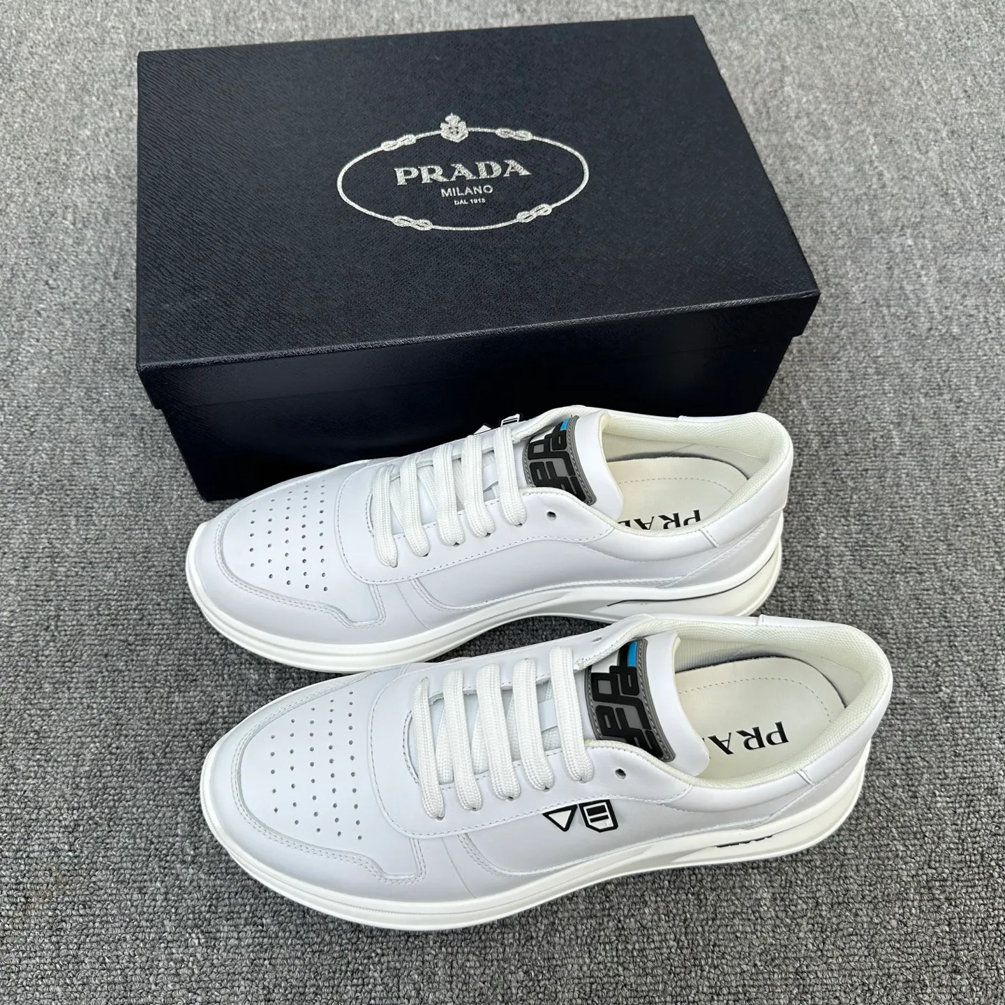 Кроссовки Мужские Prada 18076338