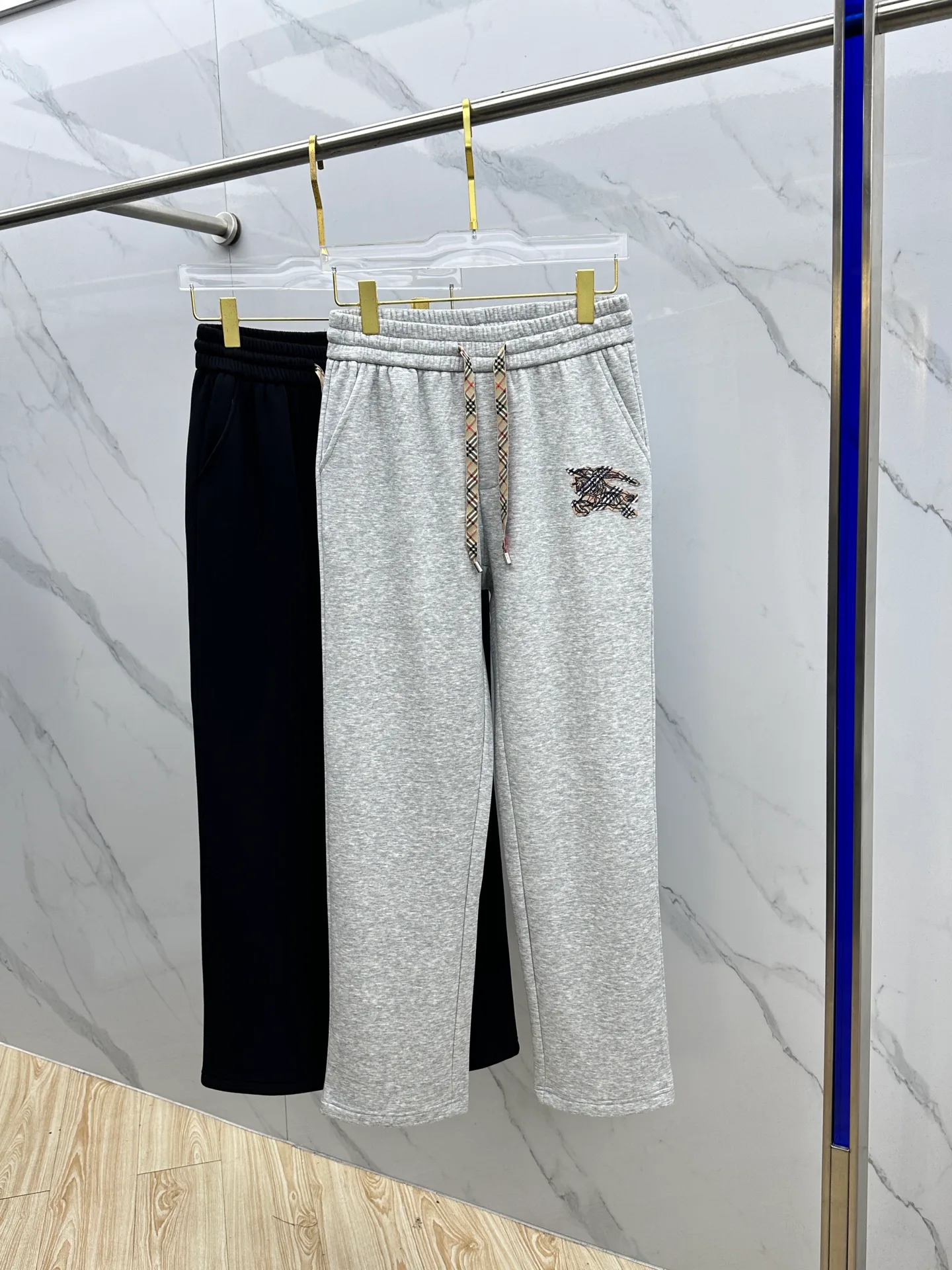 Брюки Мужские Burberry 18246684