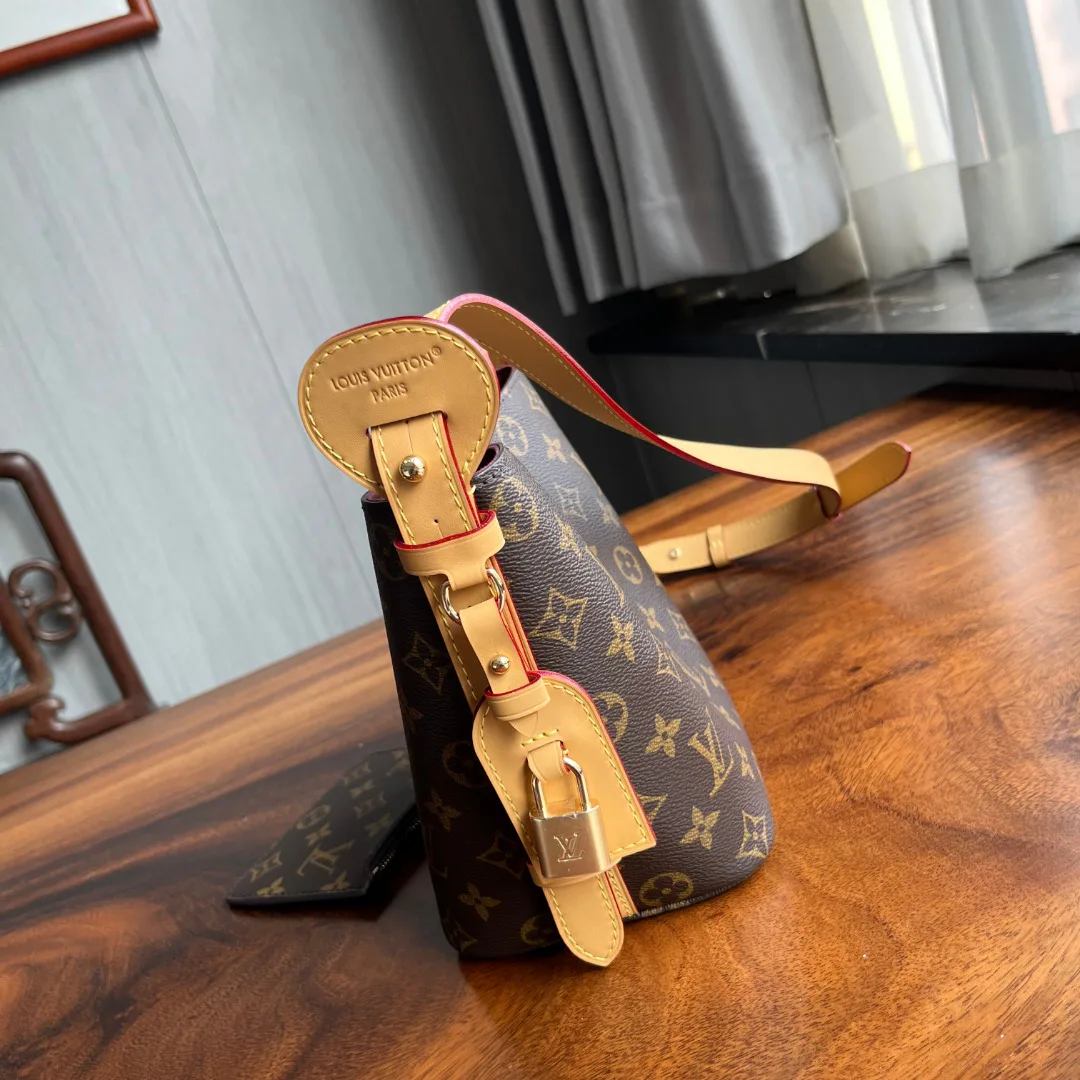 Сумки На Ремне Женские Louis Vuitton 5511821