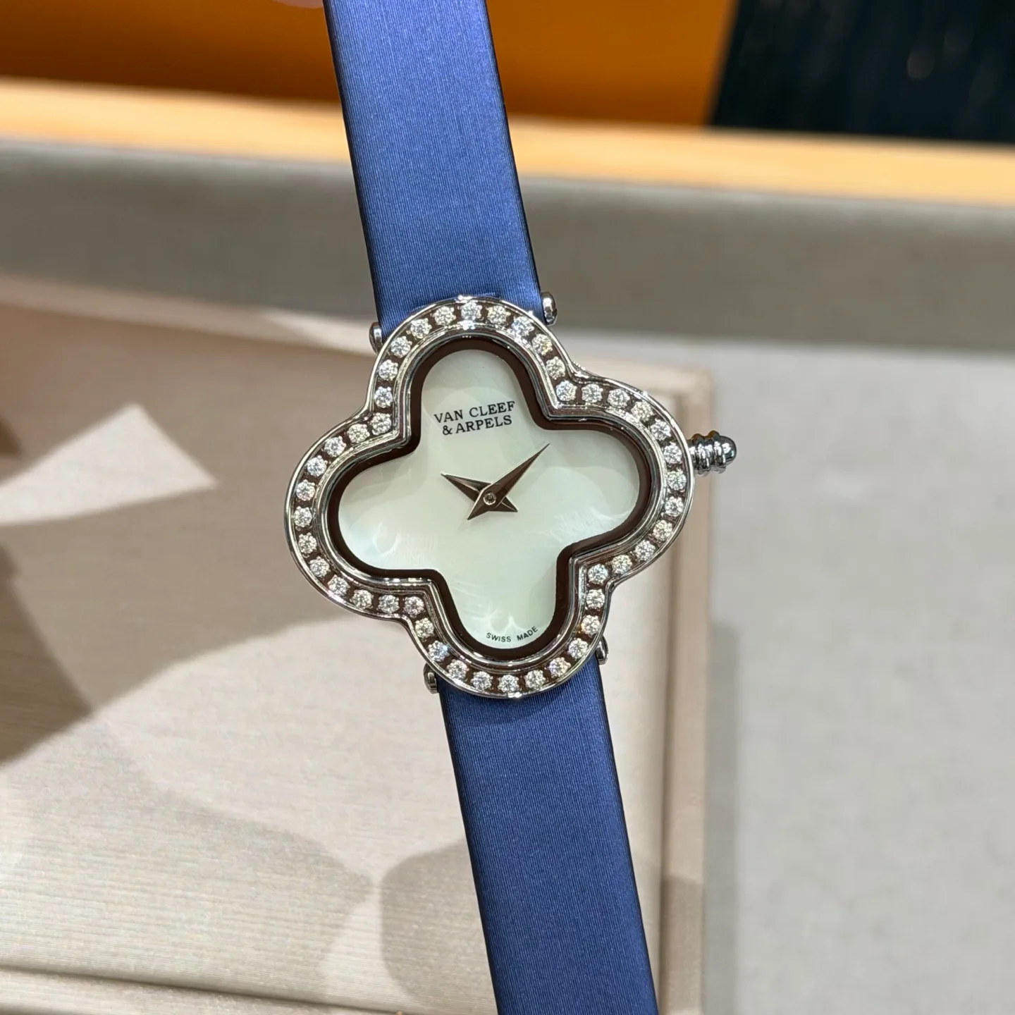 Часы Женские Van Cleef & Arpels 17415092