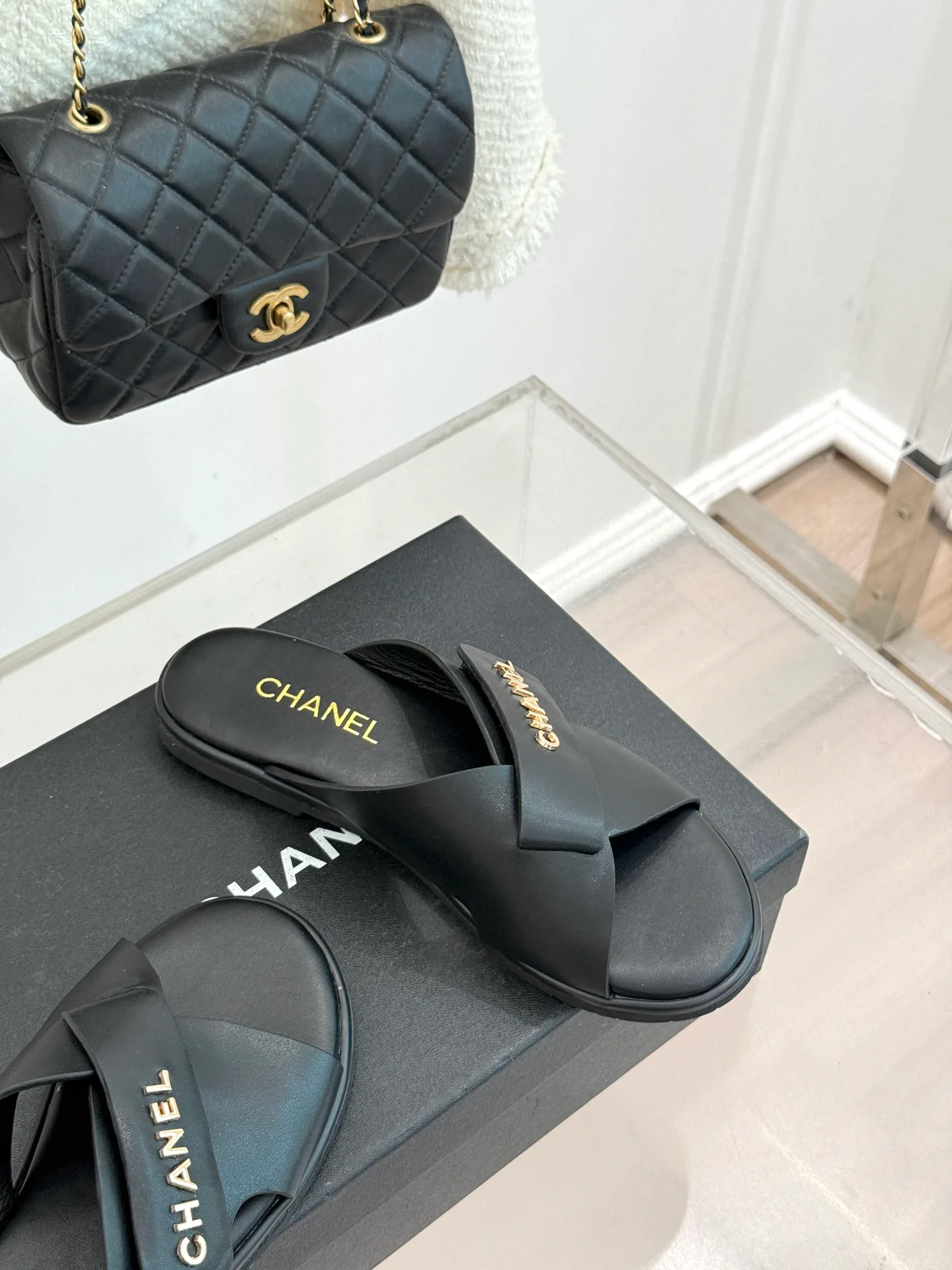 Шлепанцы Женские Chanel 12330965