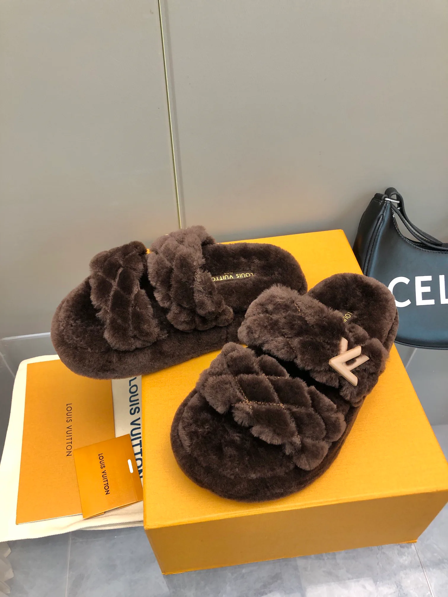 Тапочки Женские Louis Vuitton 86913