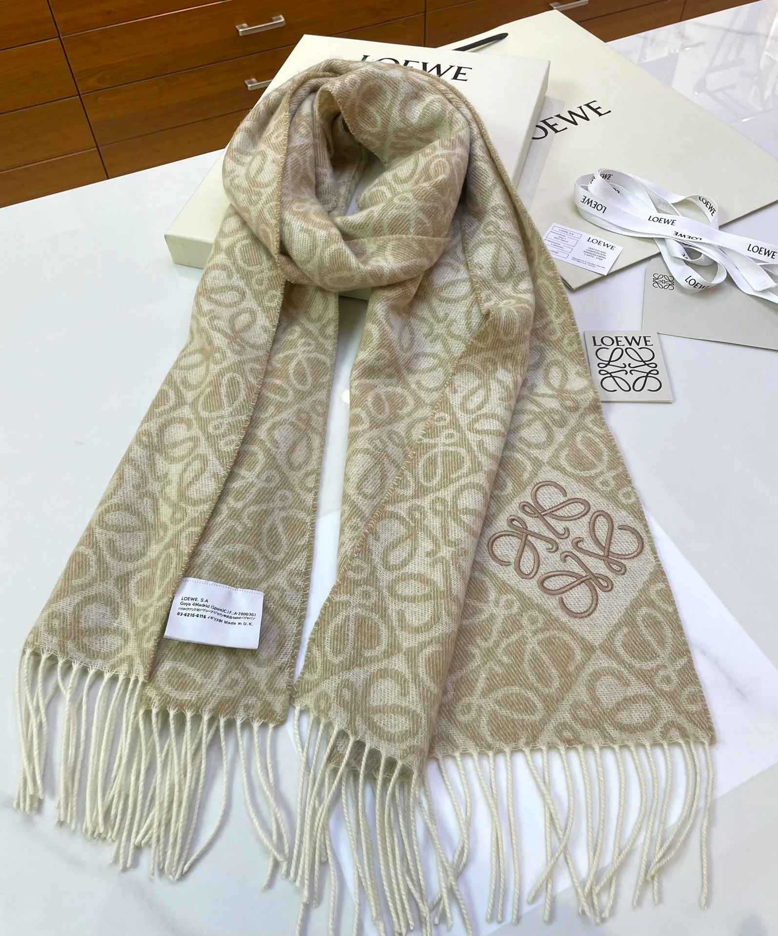 Шарфы Loewe 18291