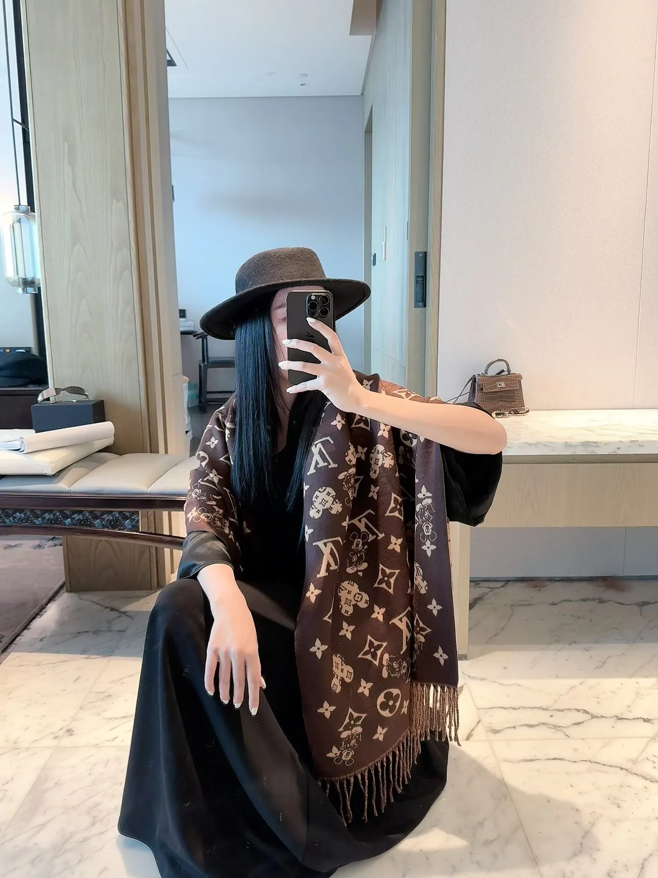 Шарфы Louis Vuitton 18647292