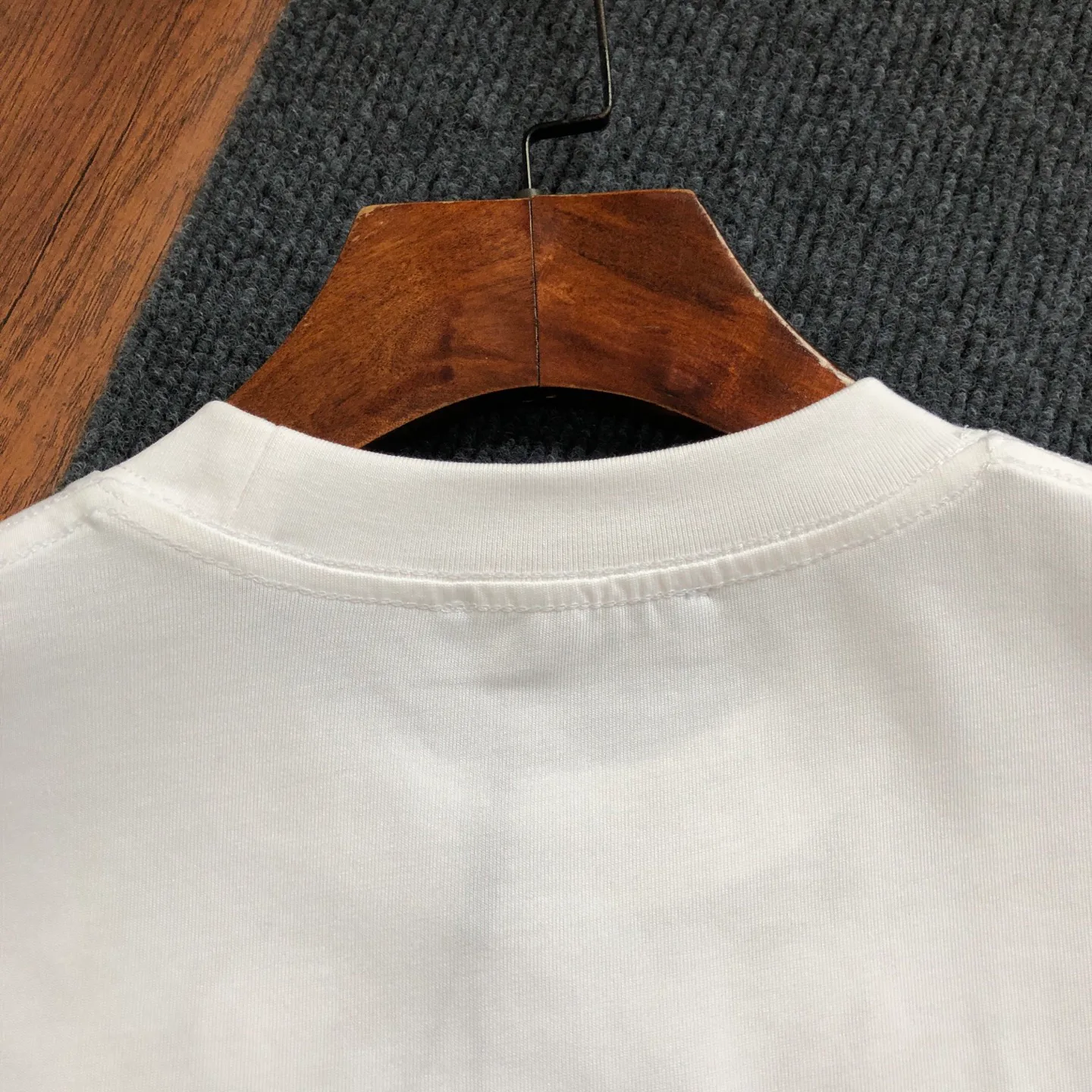 Футболки Женские Prada 10542500