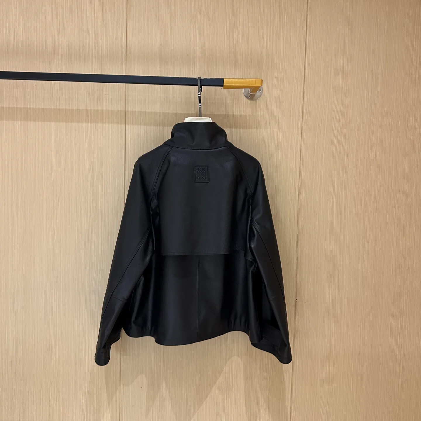 Кожаные Куртки И Дублёнки Женские Loewe 1782366