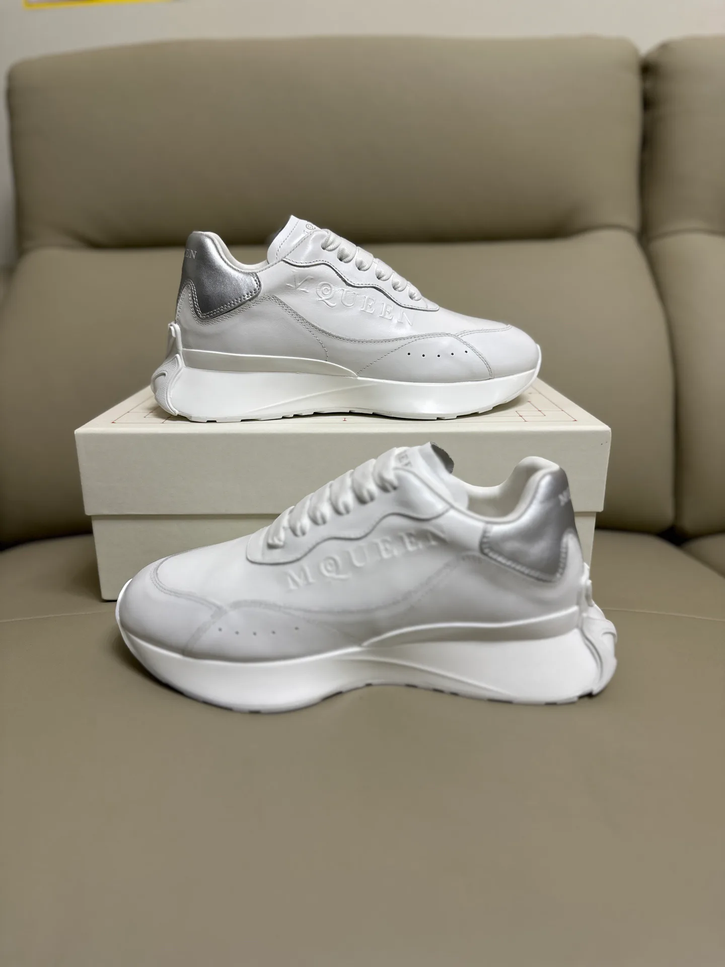 Кроссовки Женские Alexander Mcqueen 18616800