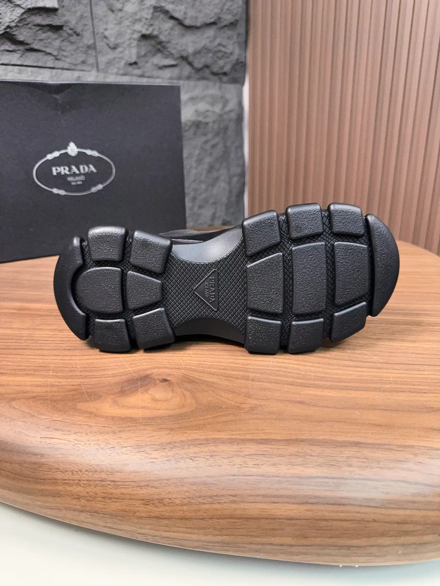Кроссовки Мужские Prada 18880512