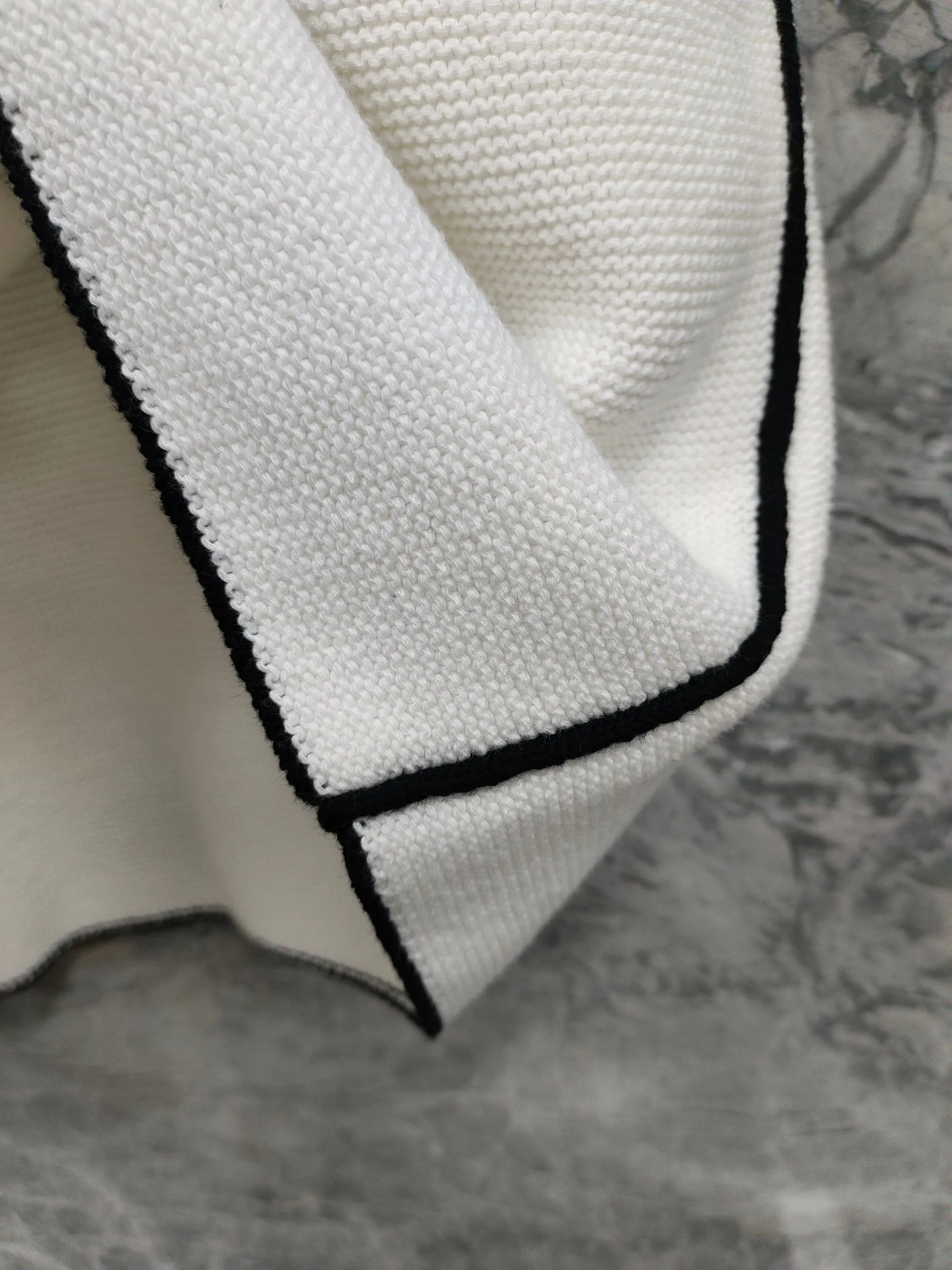 Жилеты Женские Chanel 11705261