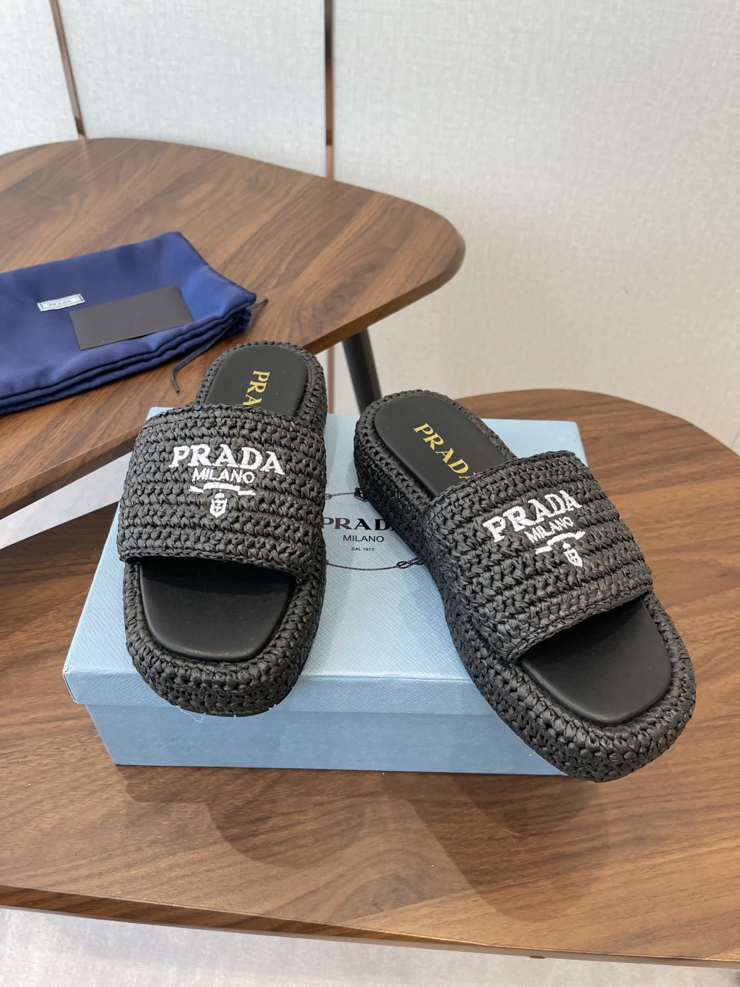 Шлепанцы Женские Prada 11528014