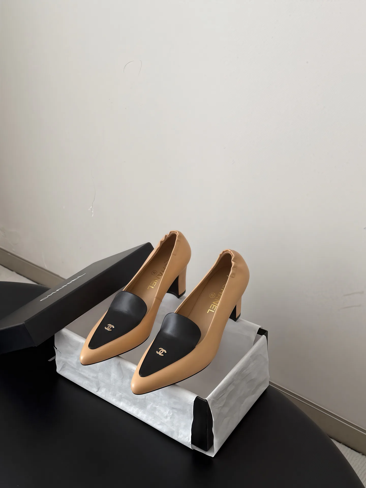 Туфли Женские Chanel 18053692