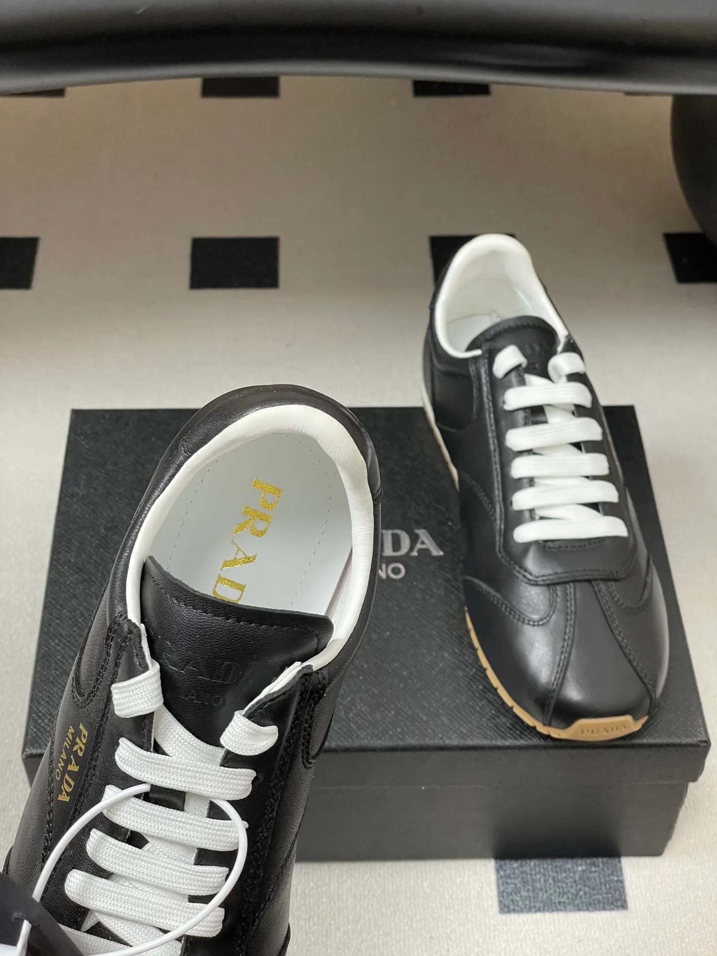 Кроссовки Женские Prada 11160246