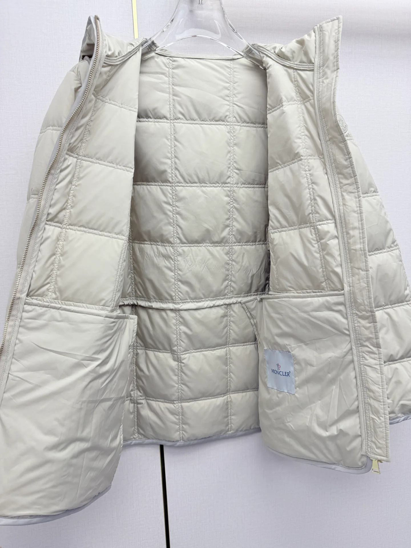 Куртки И Пуховики Женские Moncler 18435814