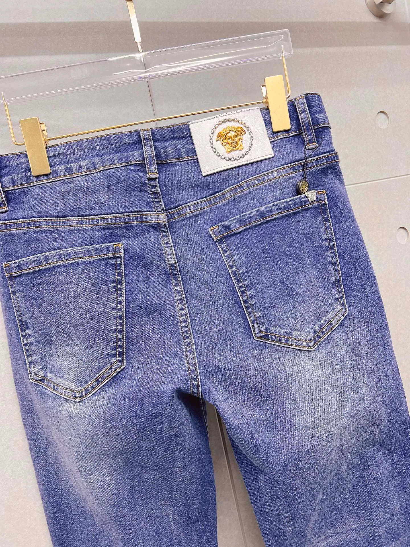 Джинсы Мужские Versace 18098430