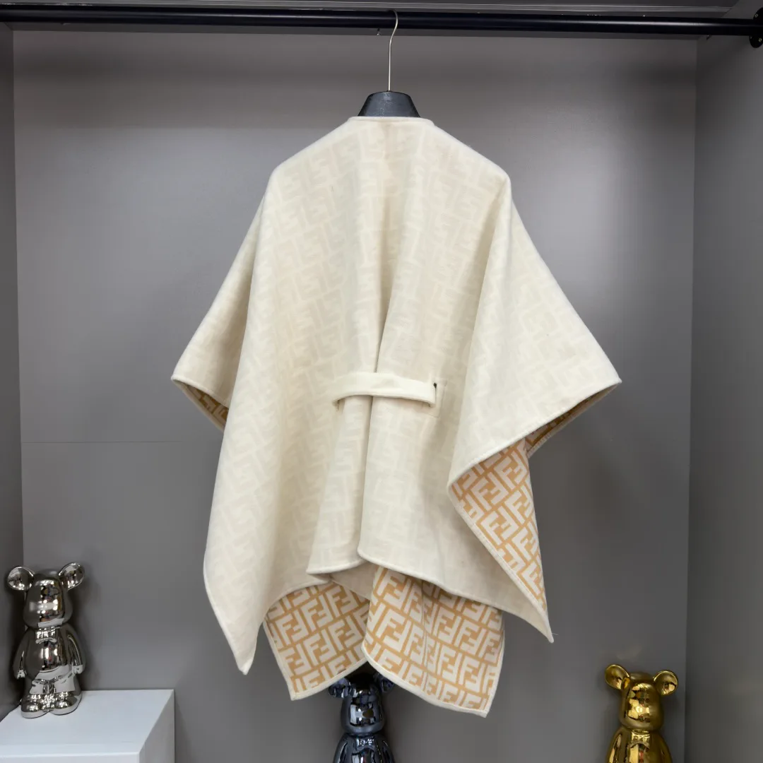 Пальто Женские Fendi 19420227
