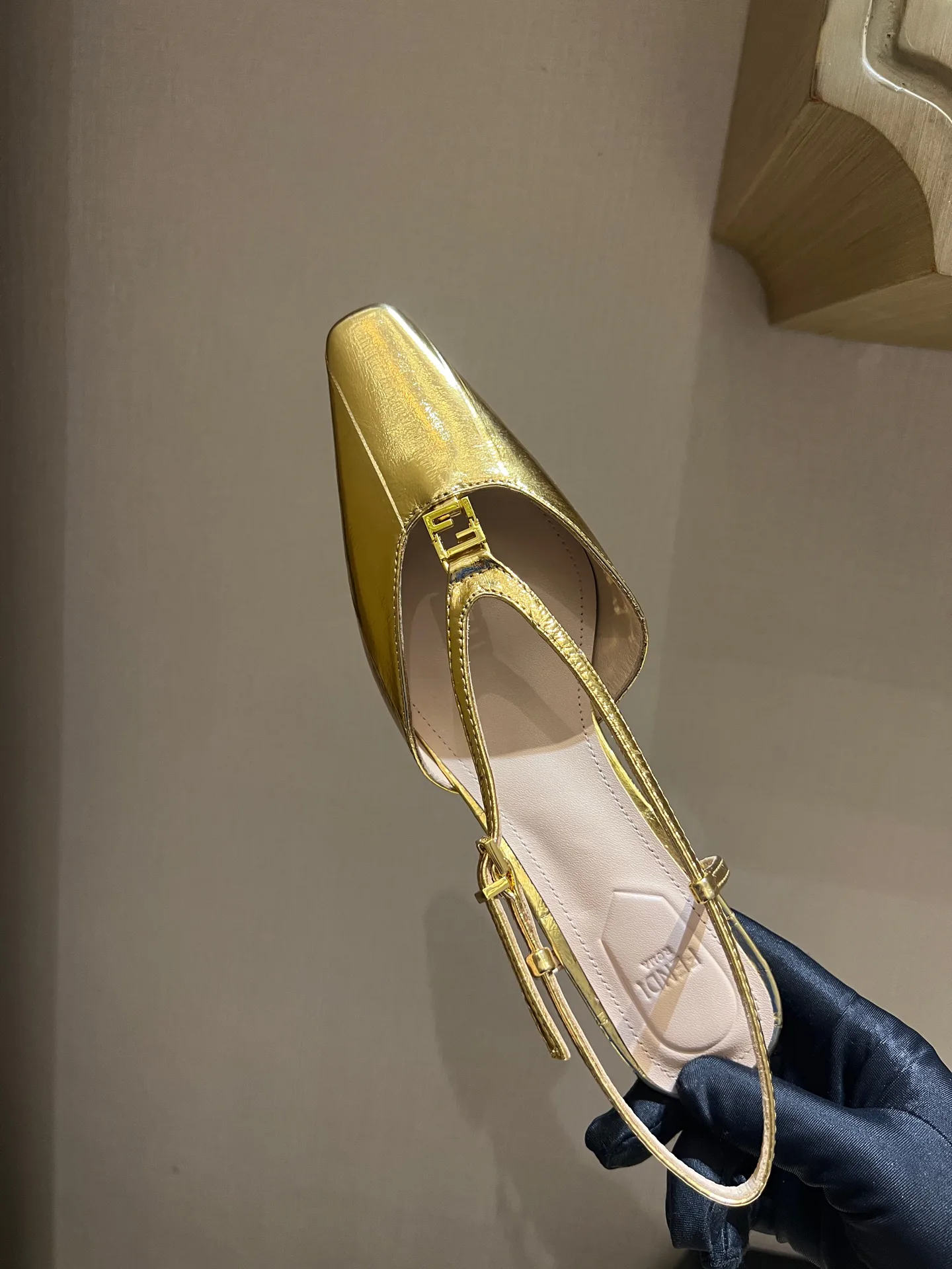 Босоножки Женские Fendi 9227125