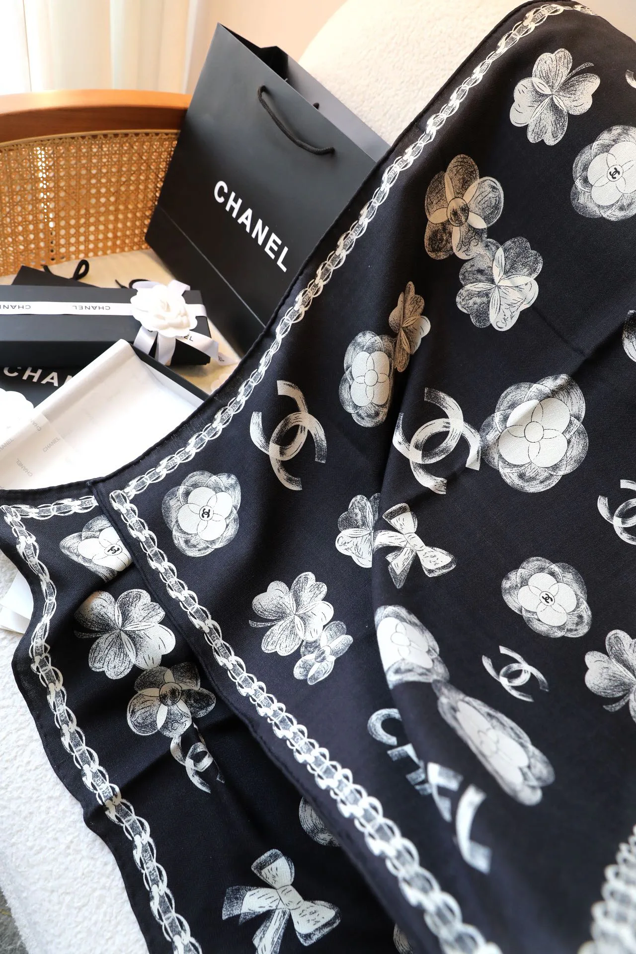 Шарфы Chanel 11631791