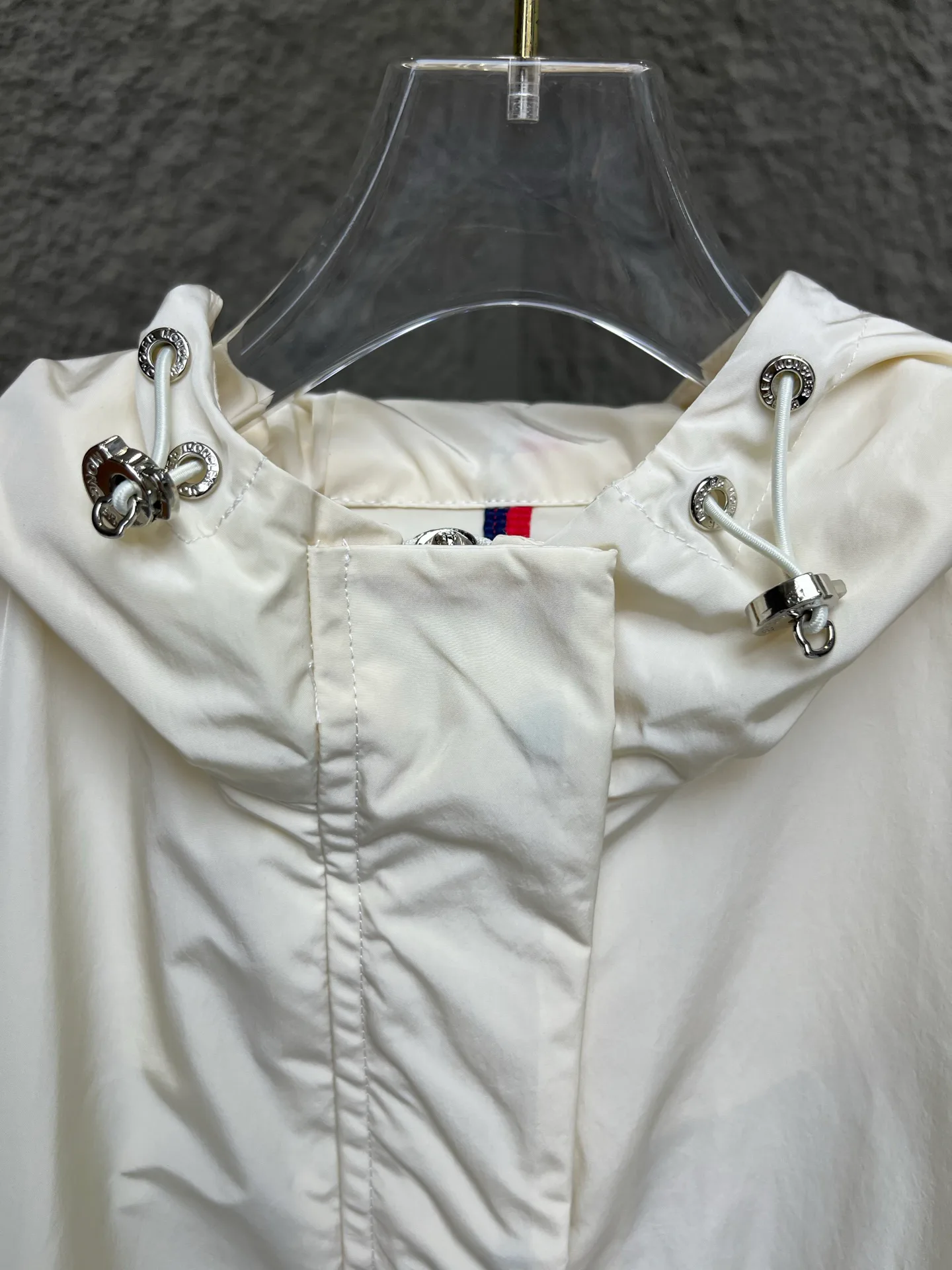 Куртки И Пуховики Женские Moncler 12097898