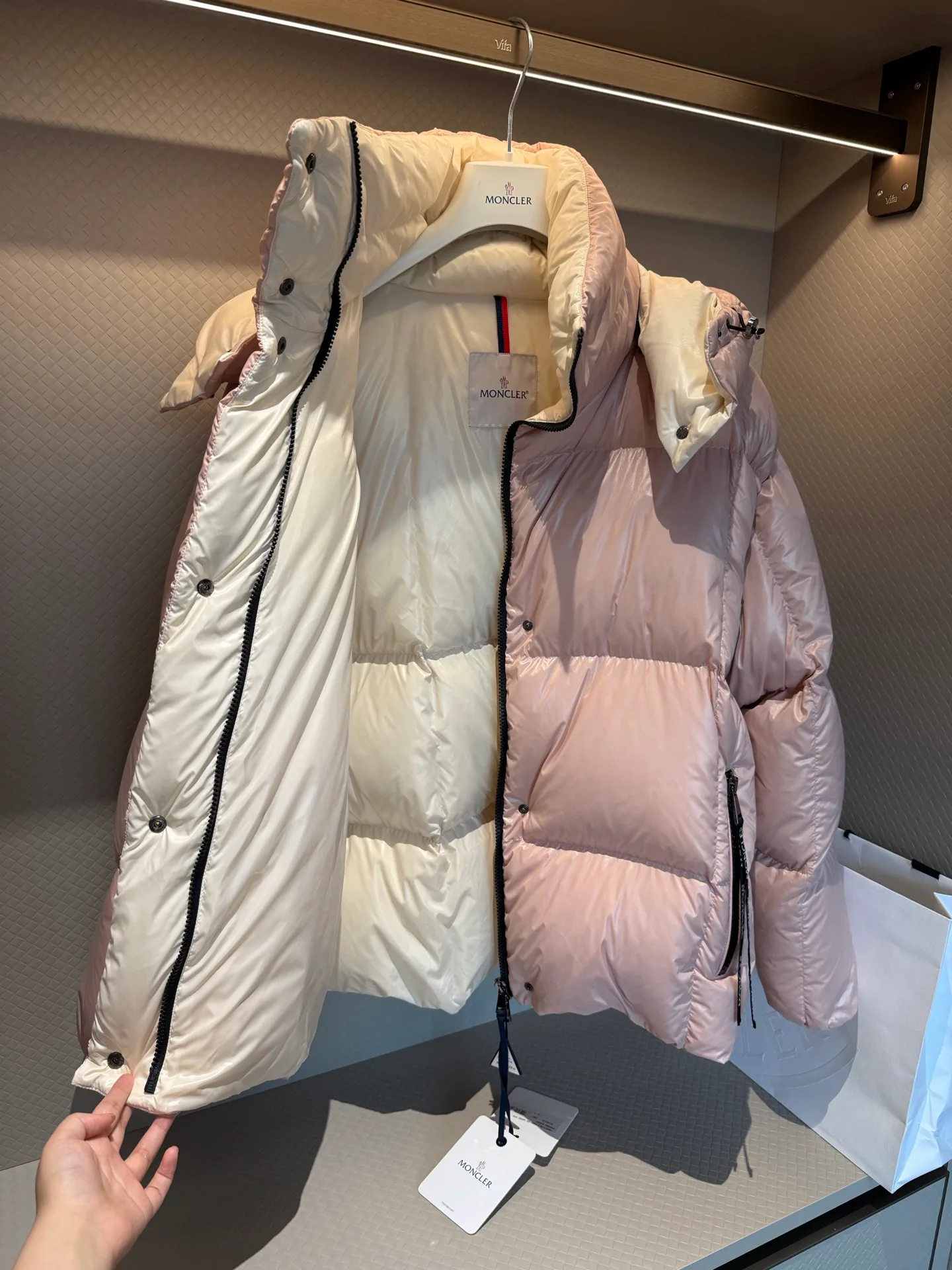 Куртки И Пуховики Женские Moncler 18956330