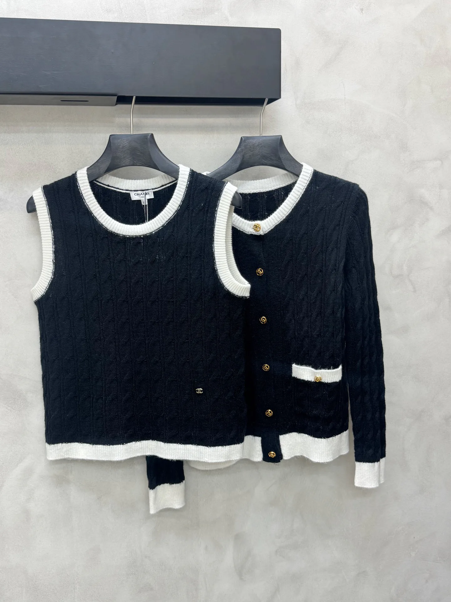 Жилеты Женские Chanel 18138283