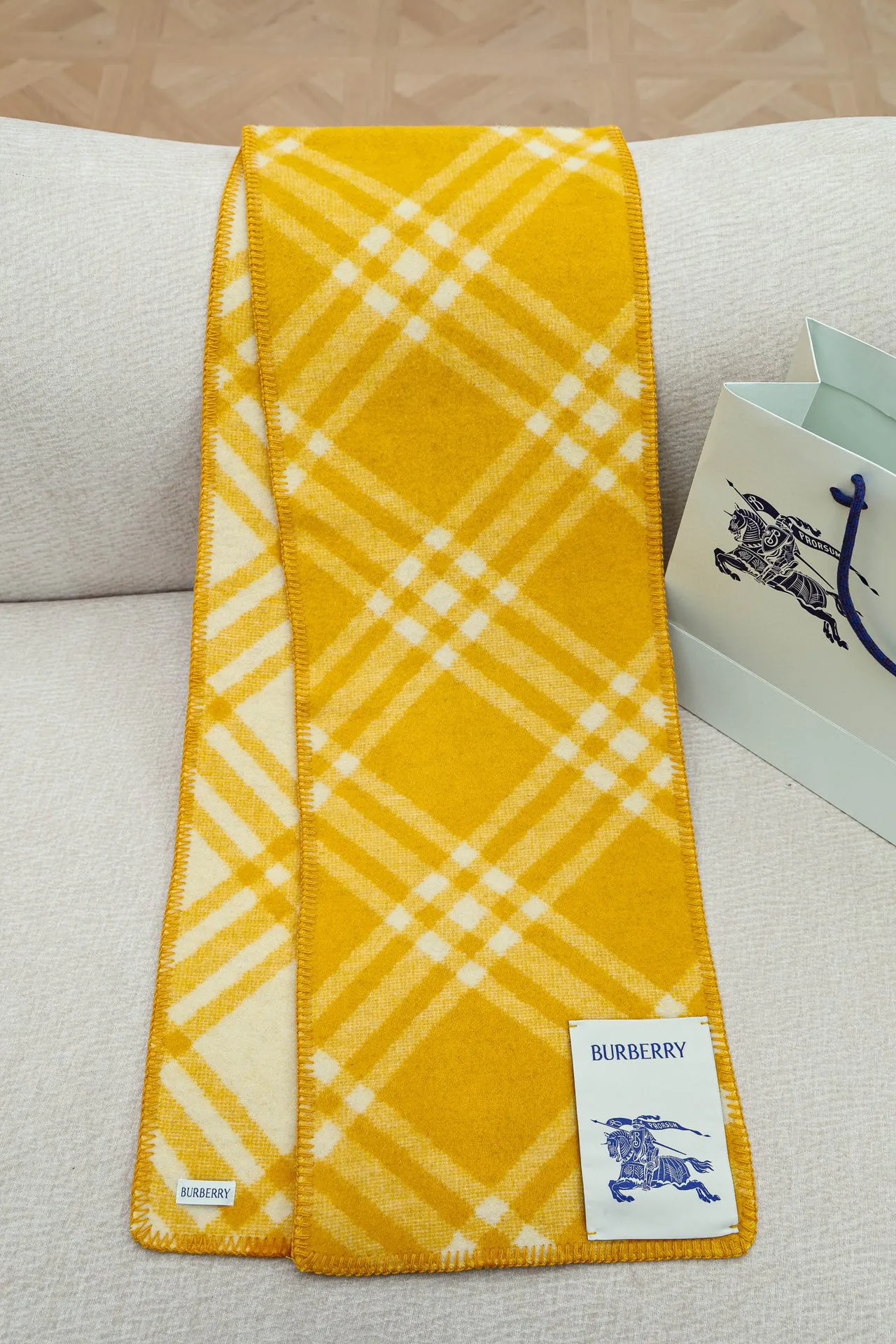 Шарфы Burberry 692748