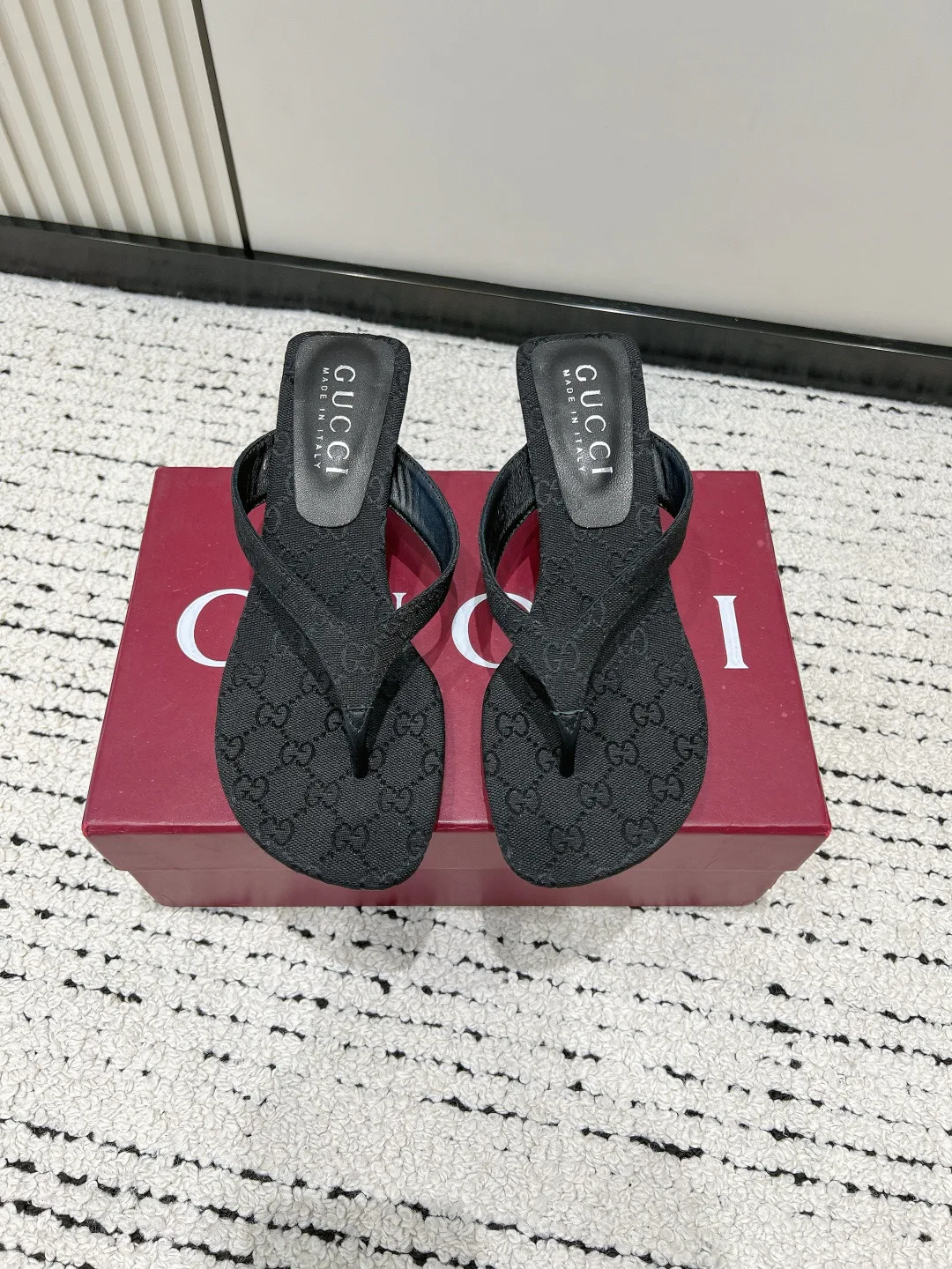 Шлепанцы Женские Gucci 17637839
