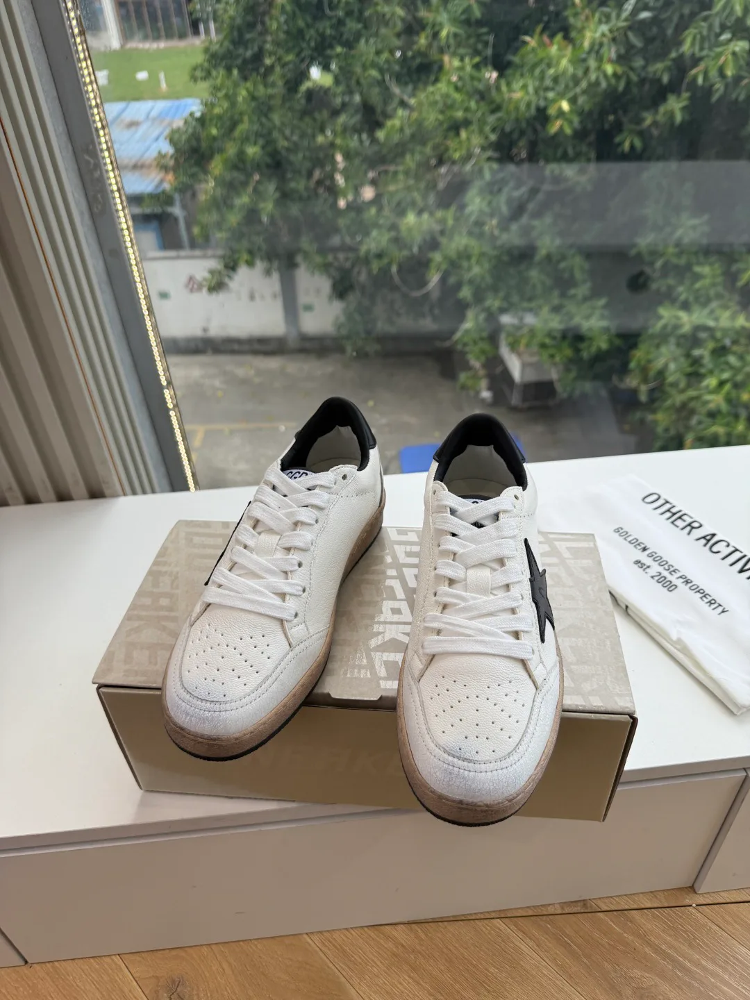 Кроссовки Женские Golden Goose 18801051