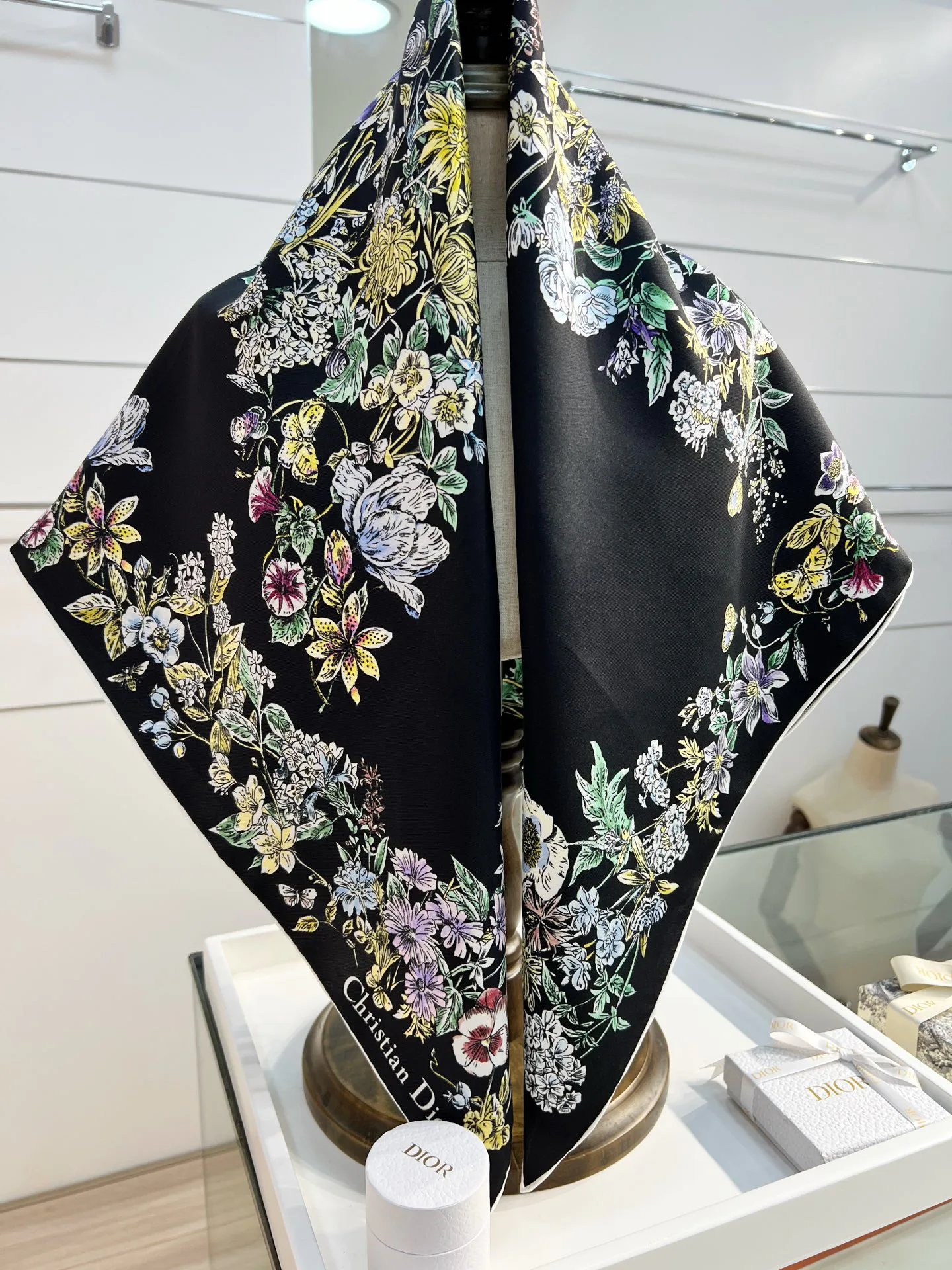 Платки Christian Dior 11256478