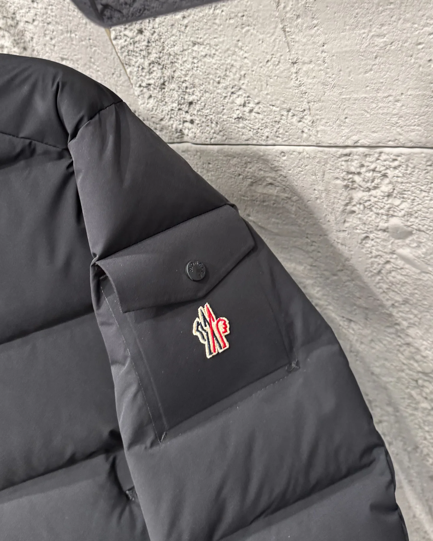 Куртки И Пуховики Мужские Moncler 17942231