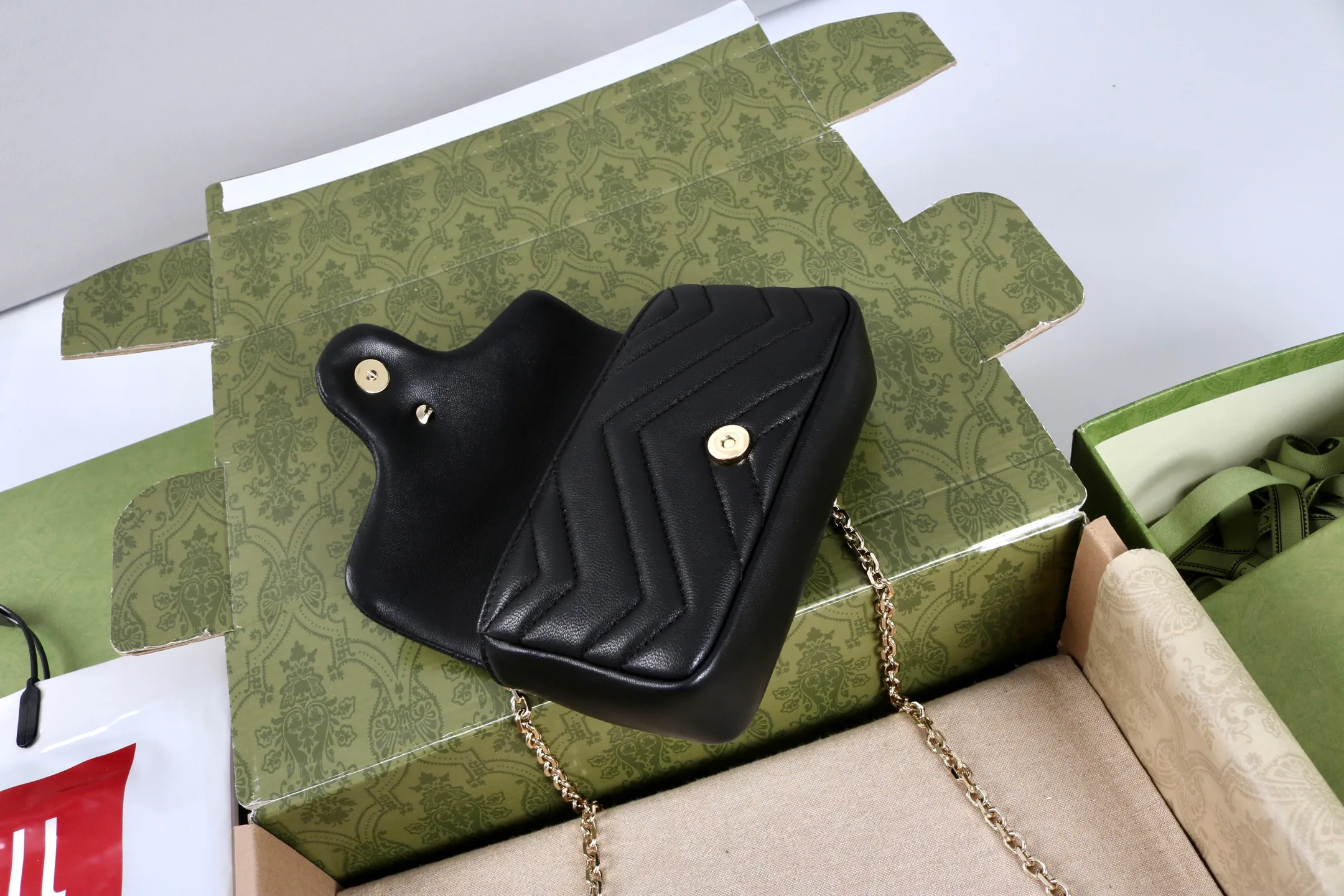 Классические Сумки Женские Gucci 18005069