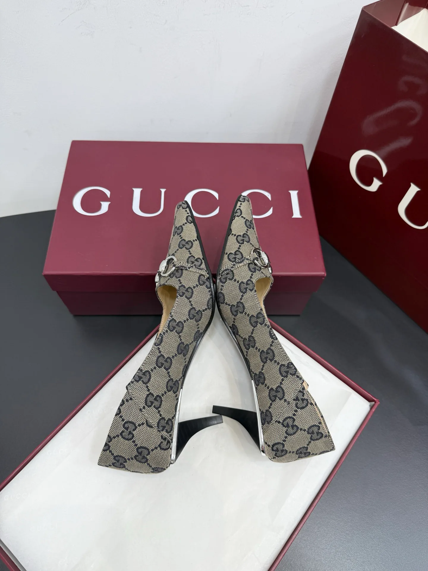 Туфли Женские Gucci 882800