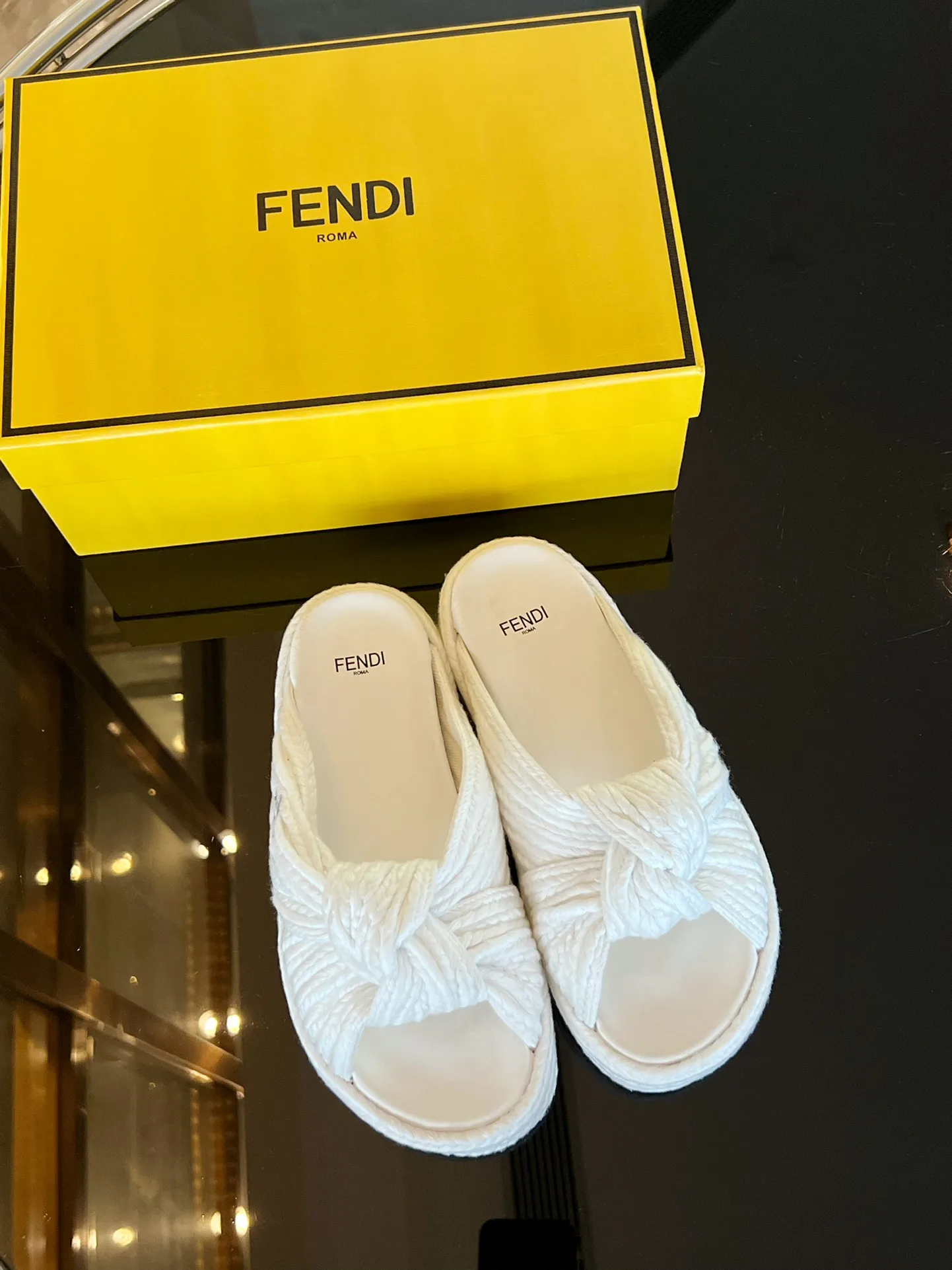 Шлепанцы Женские Fendi 22516