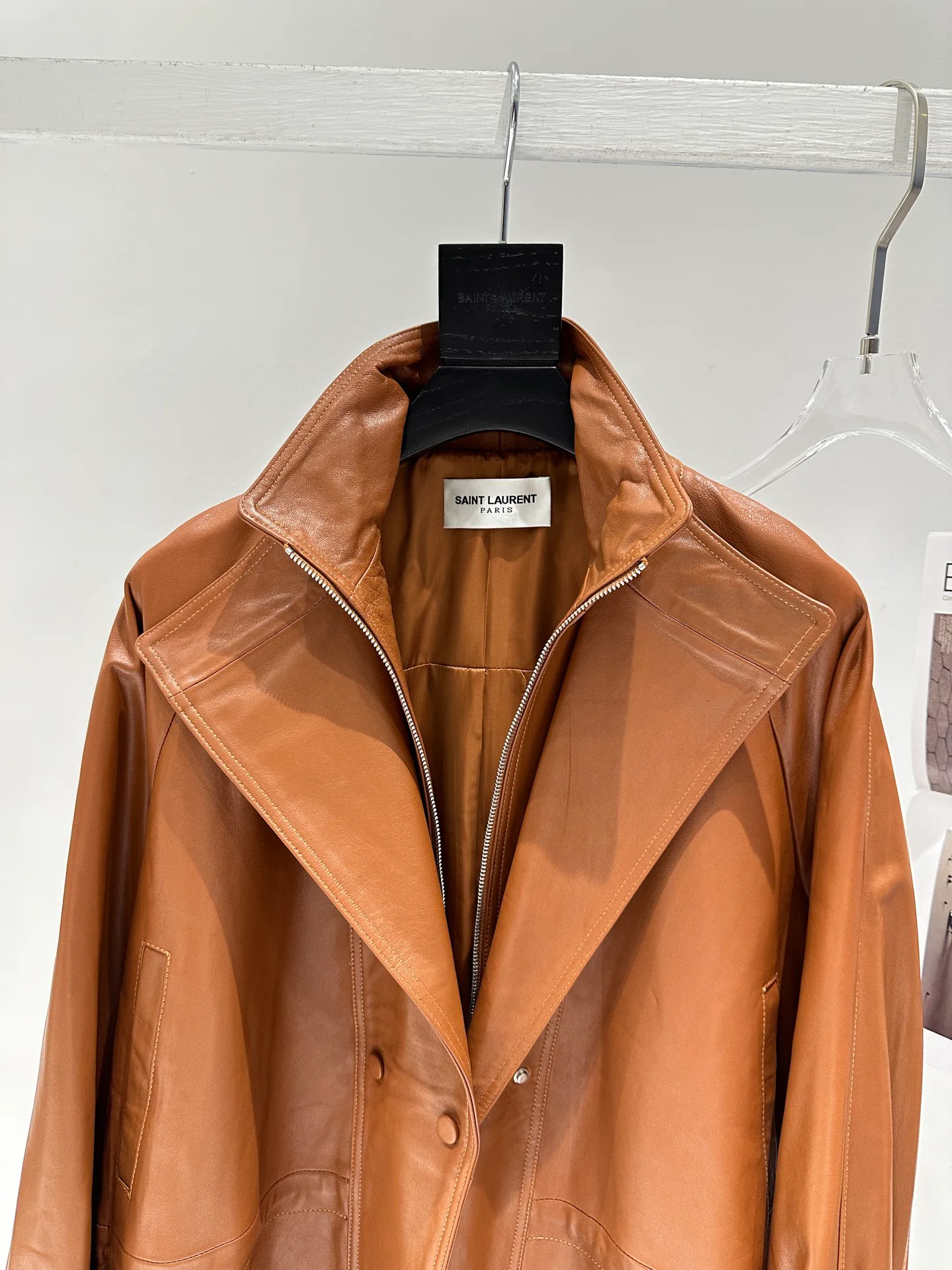 Кожаные Куртки И Дублёнки Женские Saint Laurent 11598172