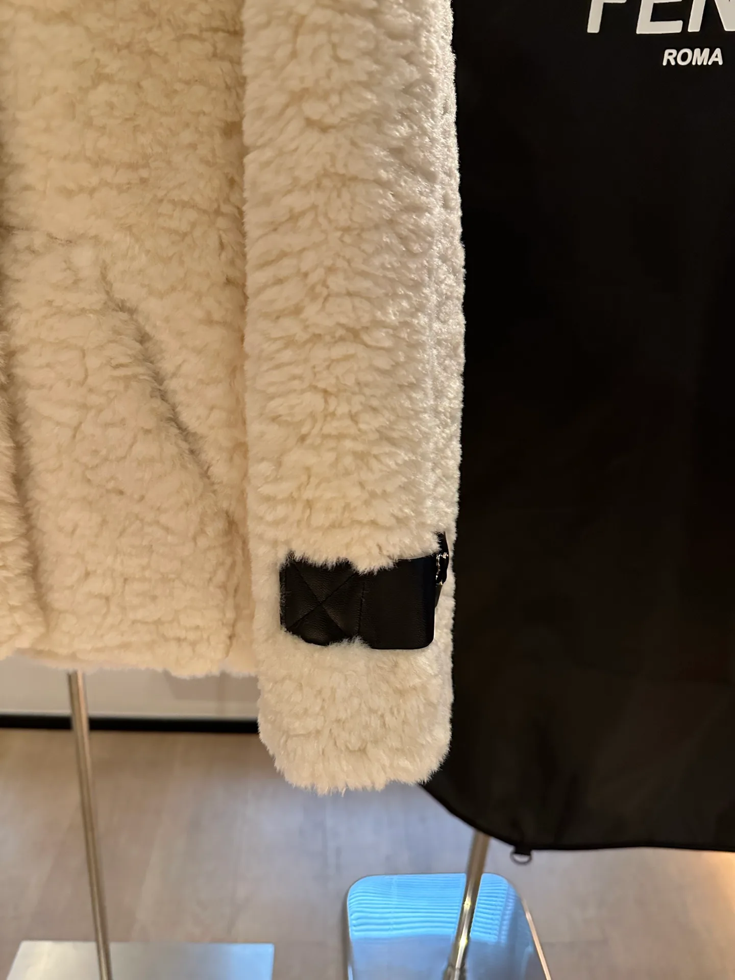 Шубы Женские Fendi 11425385