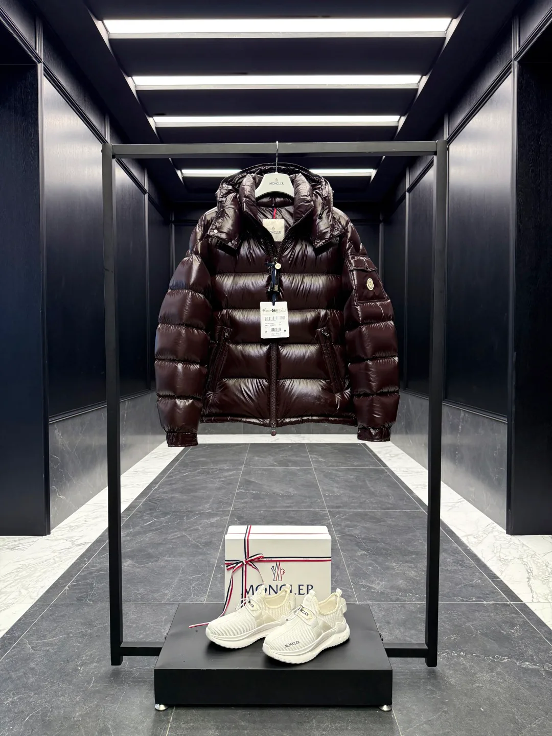 Куртки И Пуховики Мужские Moncler 4848779