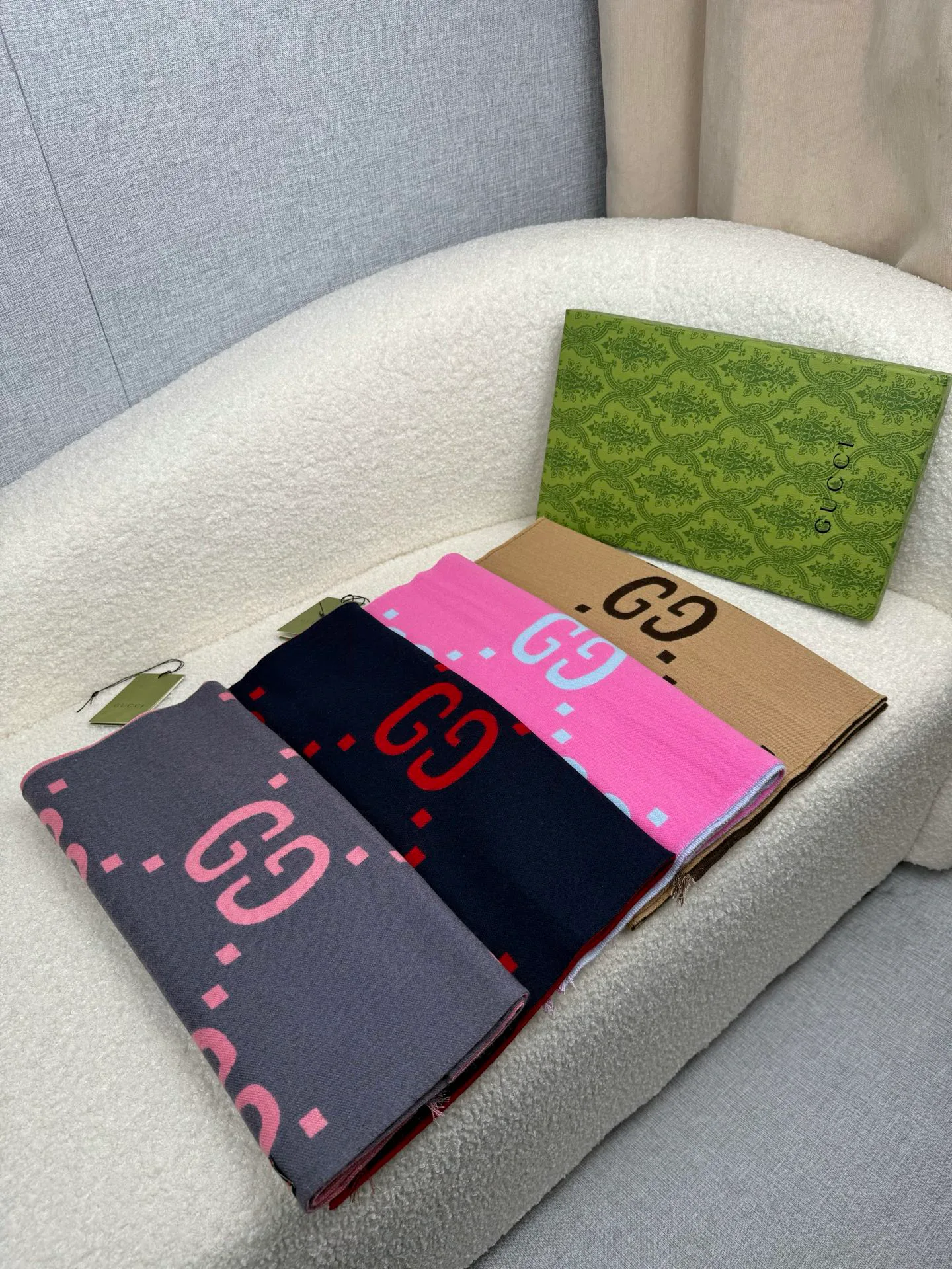Шарфы Gucci 5545578