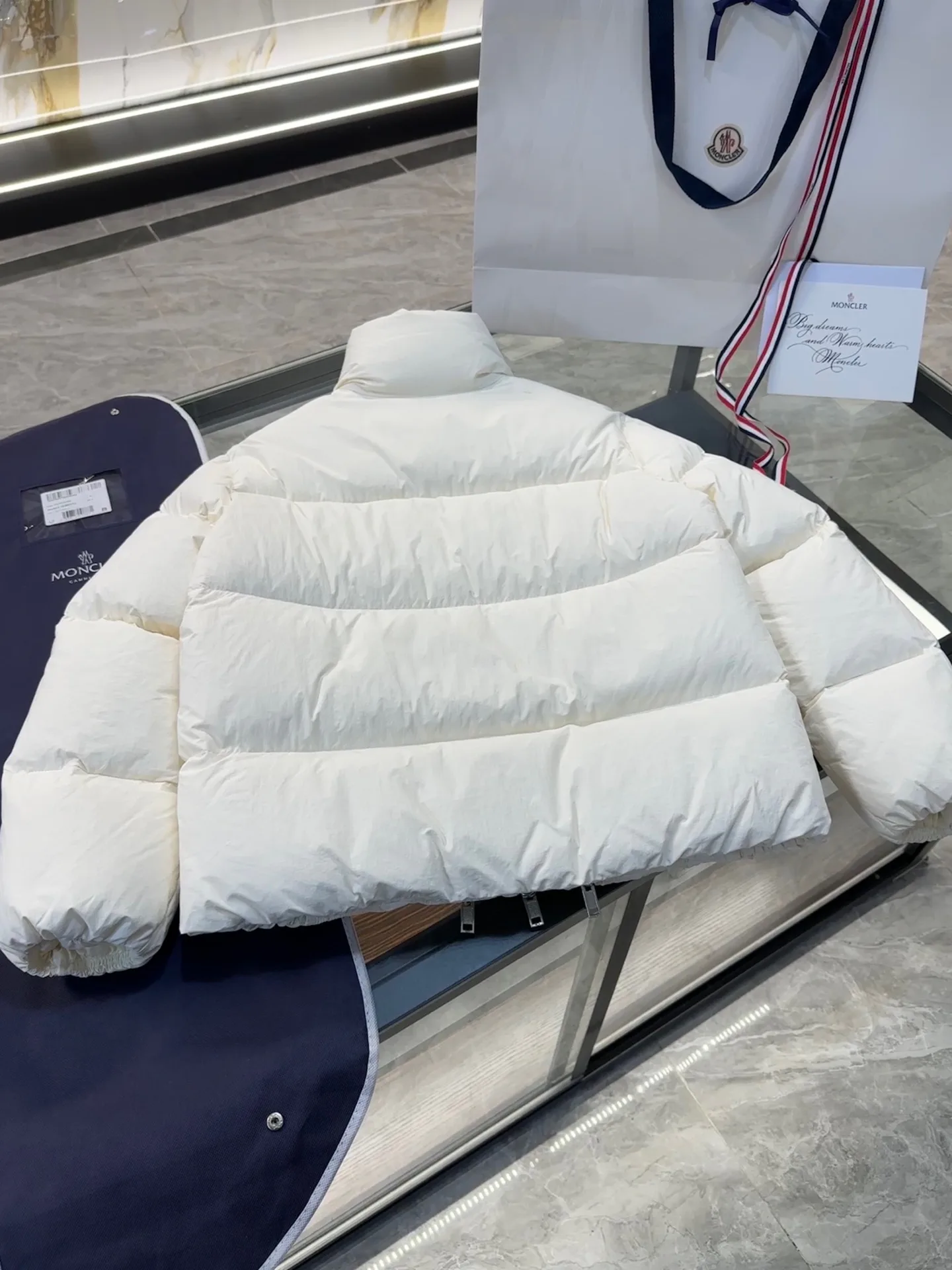Куртки И Пуховики Женские Moncler 19322719