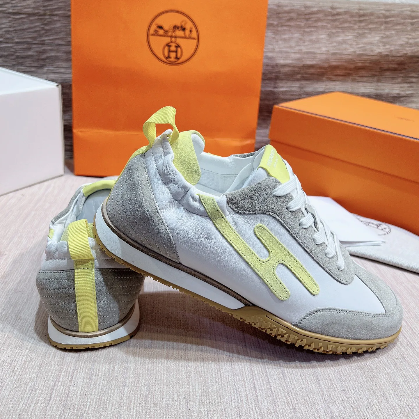 Кроссовки Женские Hermes 17749541