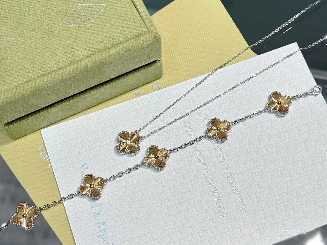 Бижутерия Van Cleef & Arpels 1847561