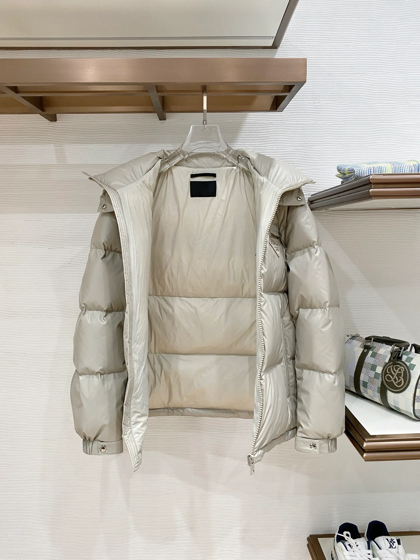 Куртки И Пуховики Женские Prada 1309591