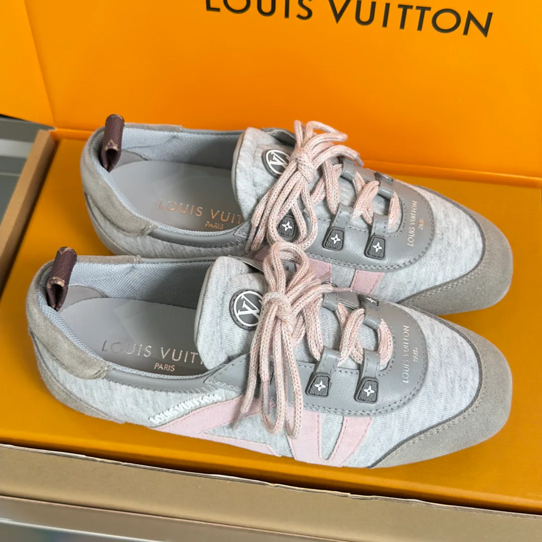 Кроссовки Женские Louis Vuitton 17780689