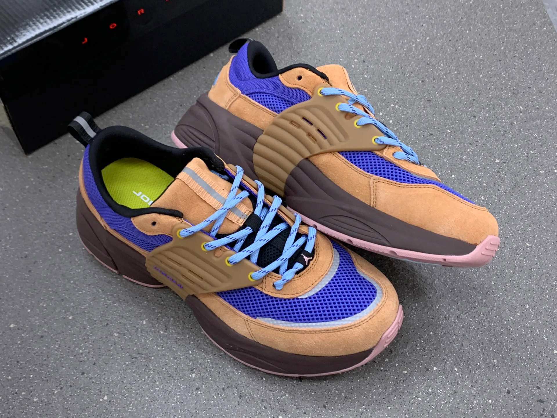 Кроссовки Женские Air Jordan 1261111