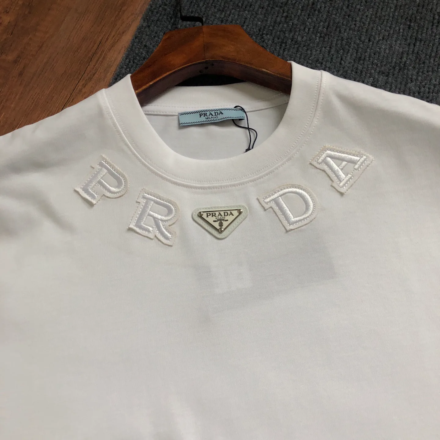 Футболки Женские Prada 10542500