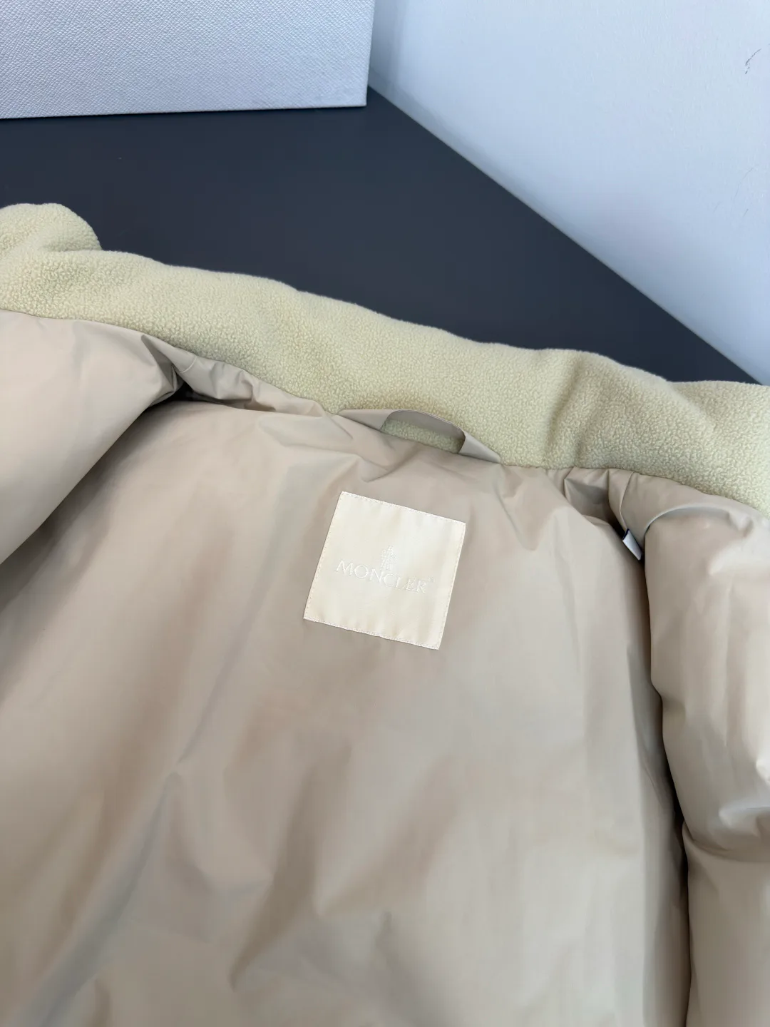Куртки И Пуховики Женские Moncler 18816470