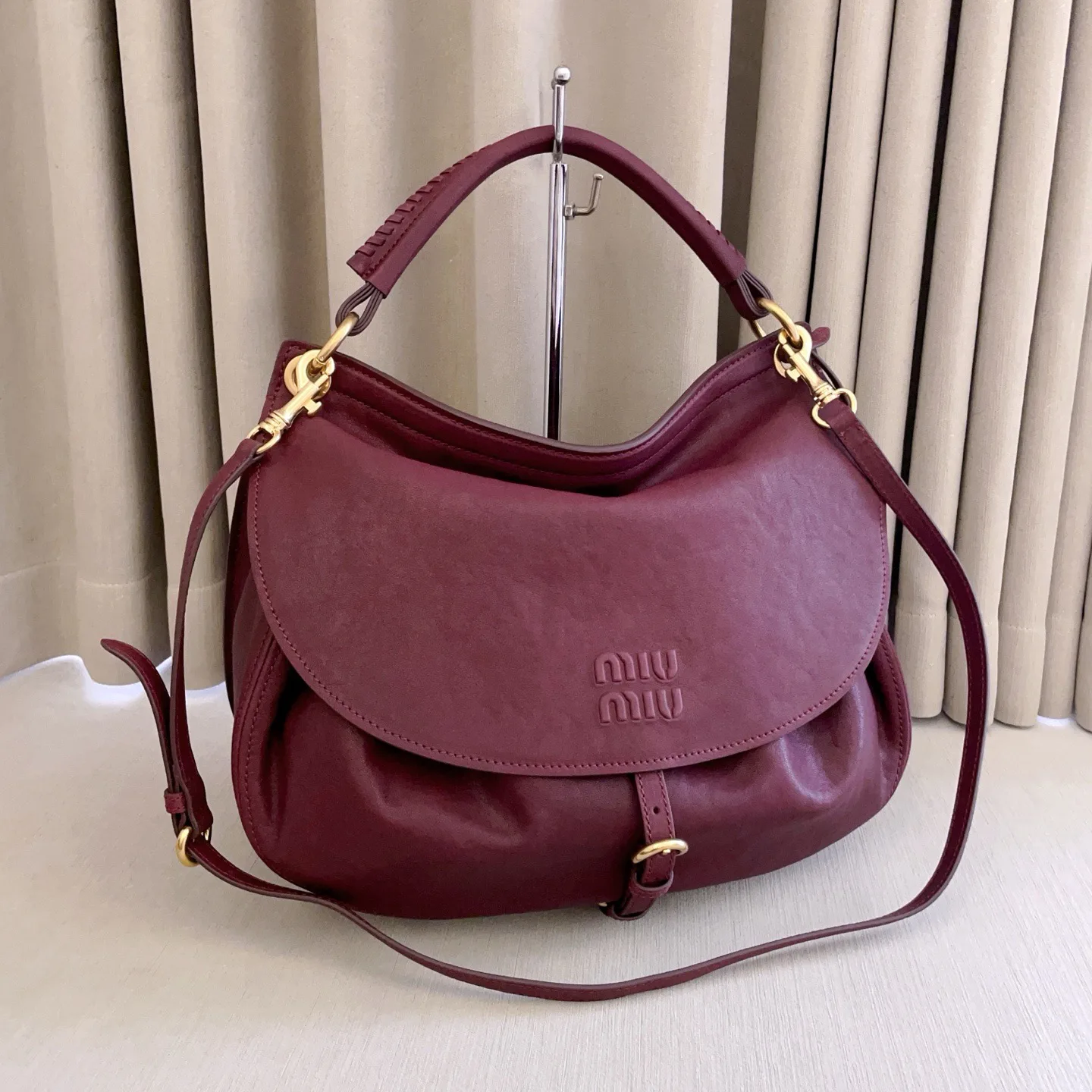 Классические Сумки Женские Miu Miu 18105775