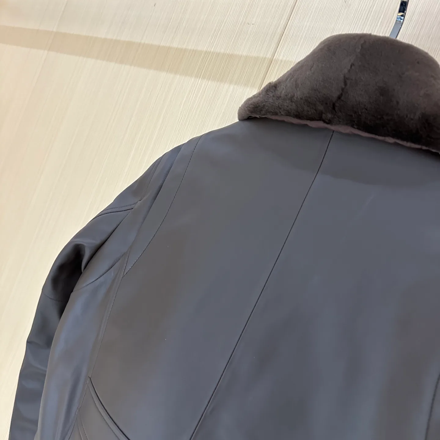 Кожаные Куртки И Дублёнки Женские Celine 612063