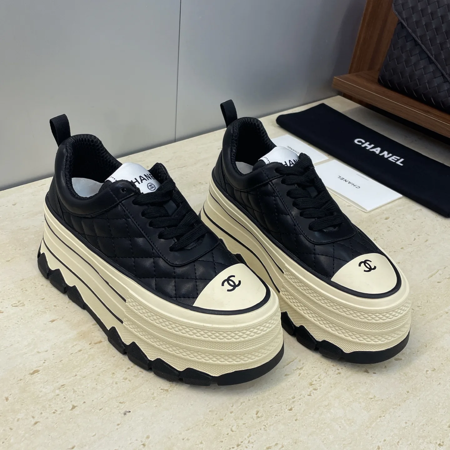 Кроссовки Женские Chanel 2997392